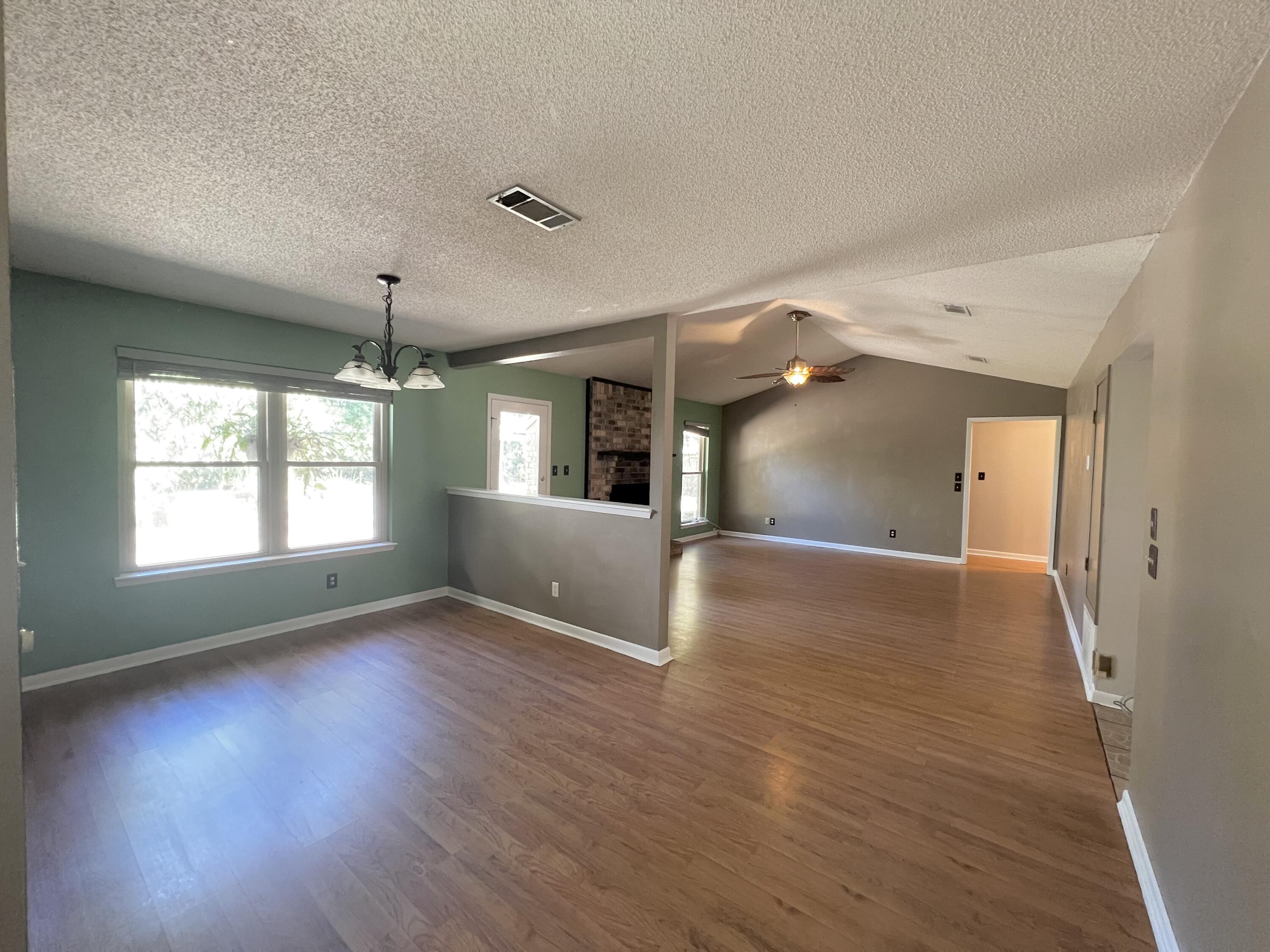 RIDGEFIELD - Residential