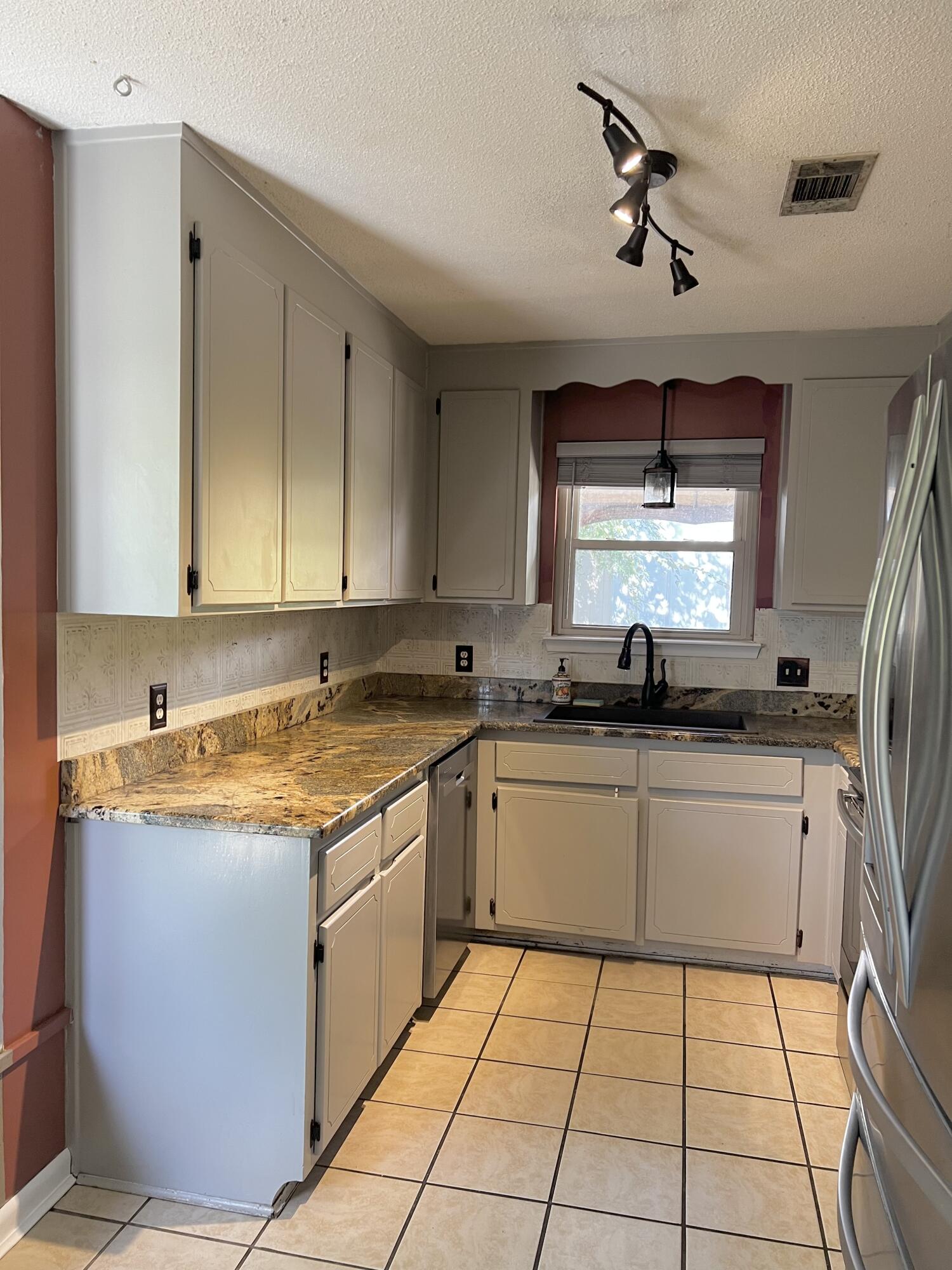 RIDGEFIELD - Residential