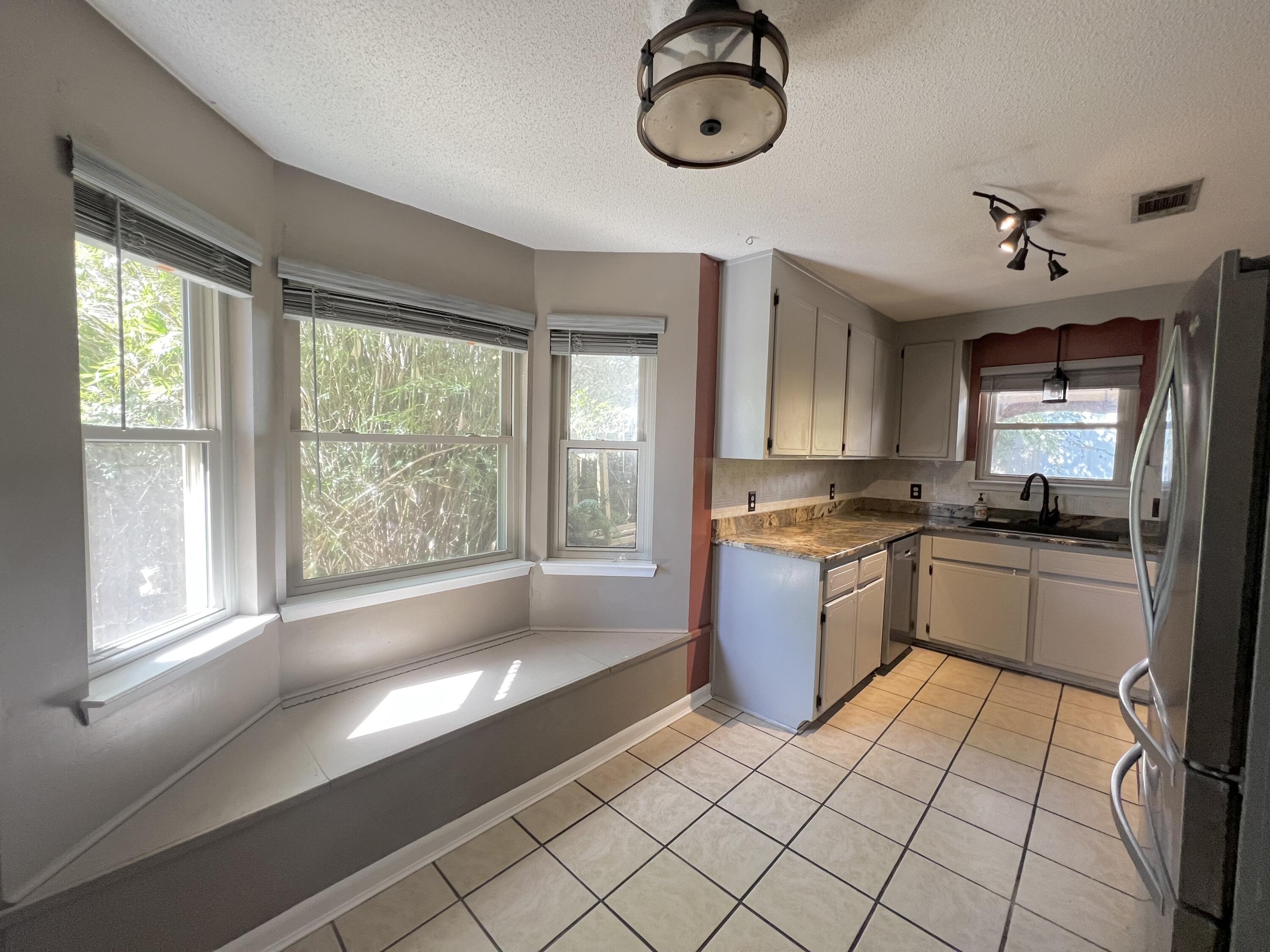 RIDGEFIELD - Residential