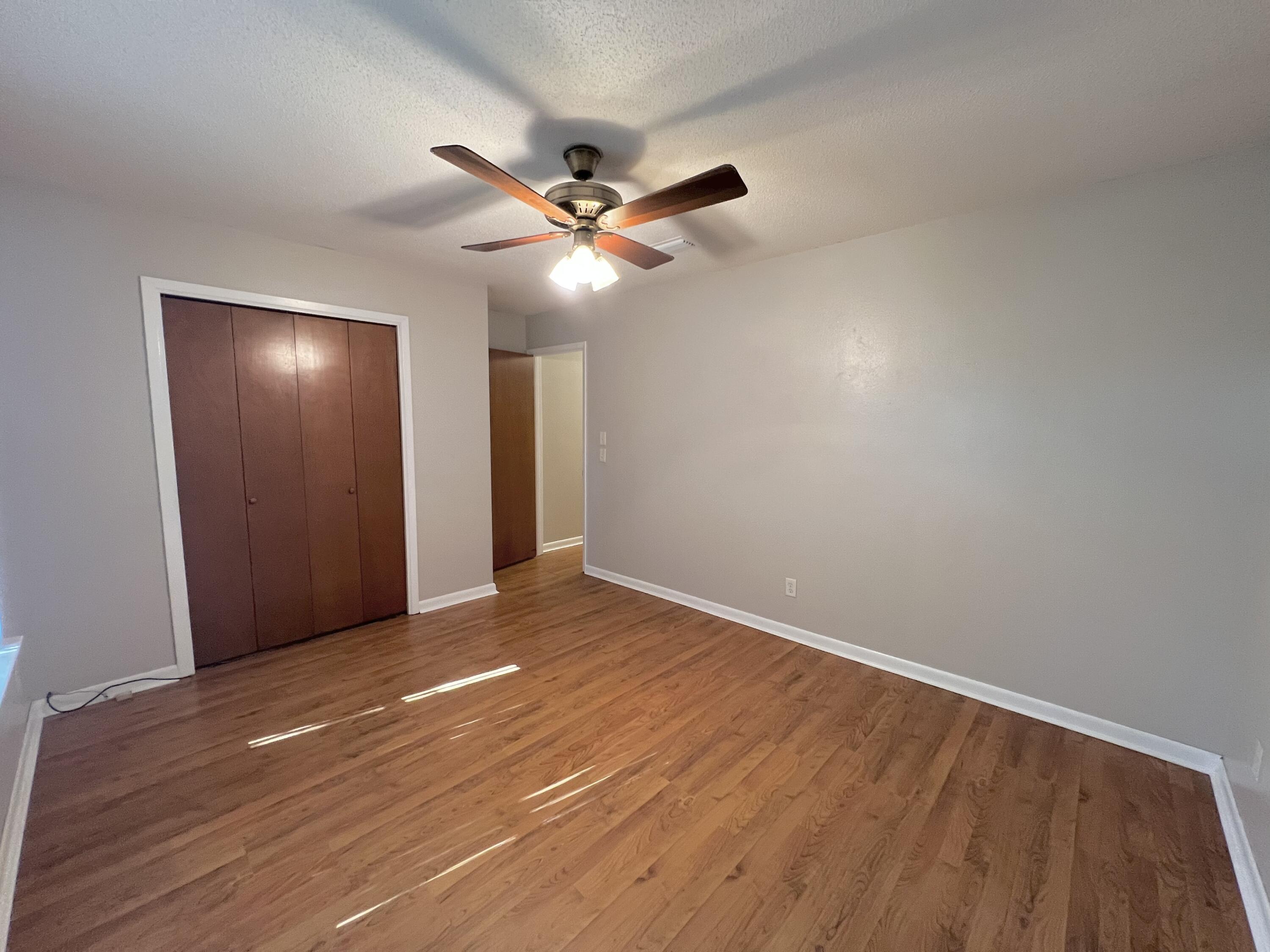 RIDGEFIELD - Residential