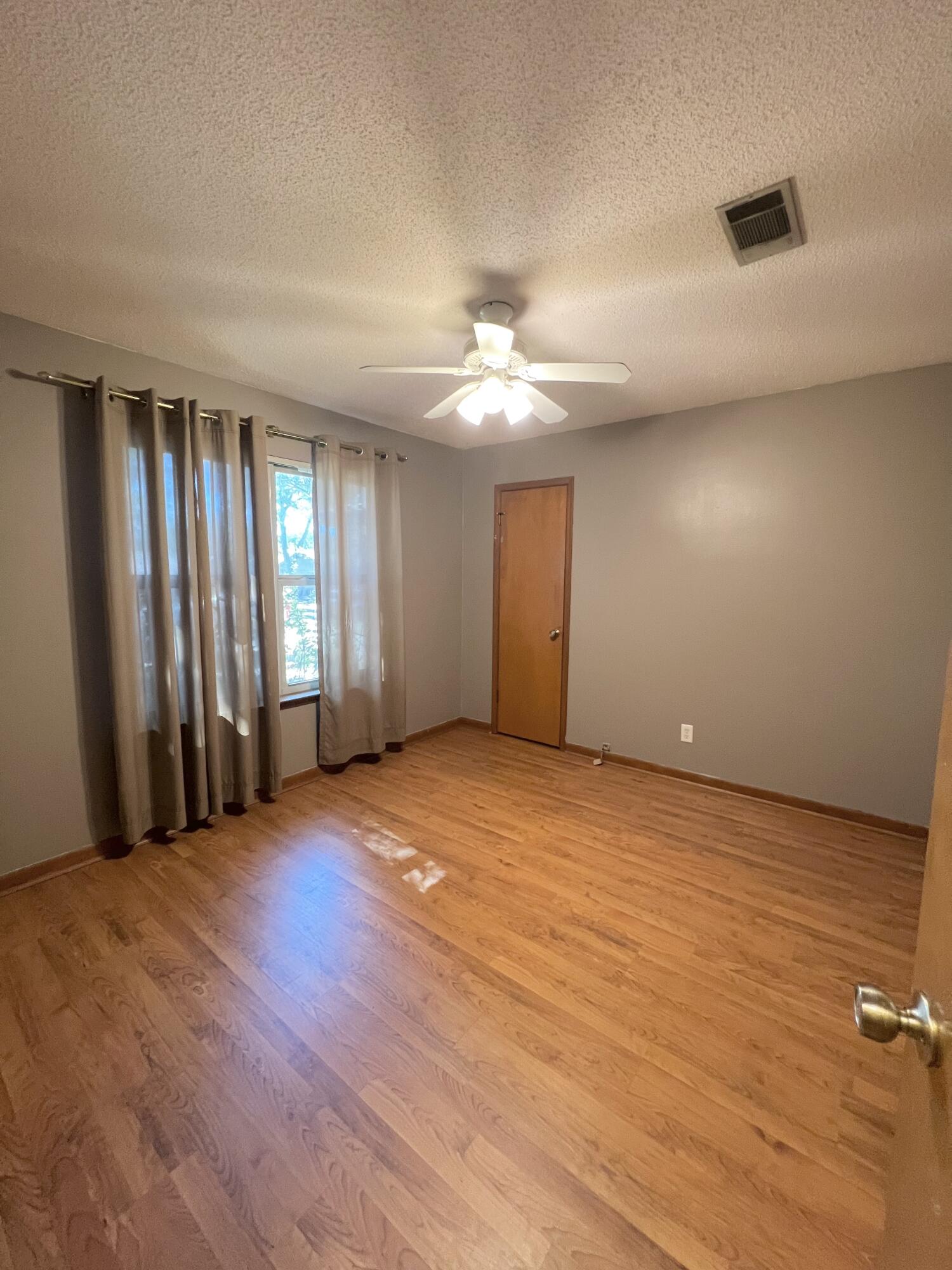 RIDGEFIELD - Residential