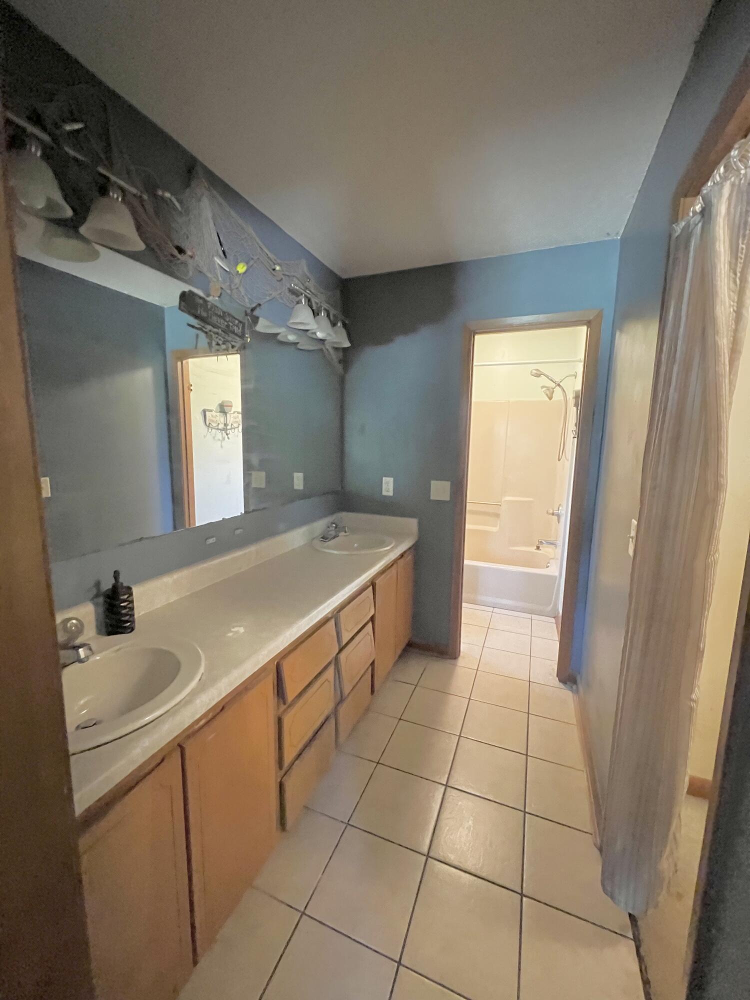 RIDGEFIELD - Residential