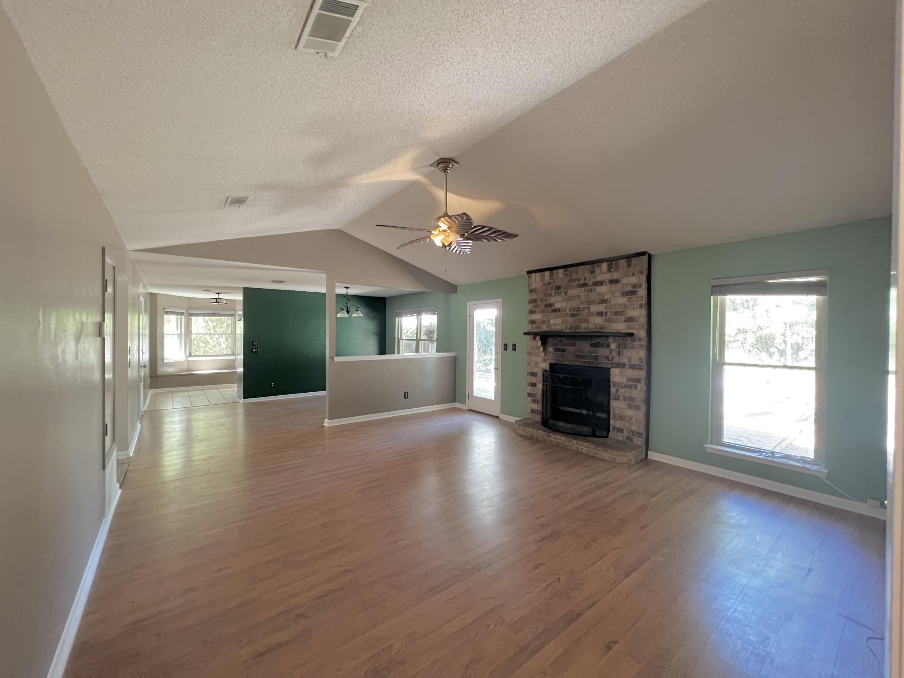 RIDGEFIELD - Residential