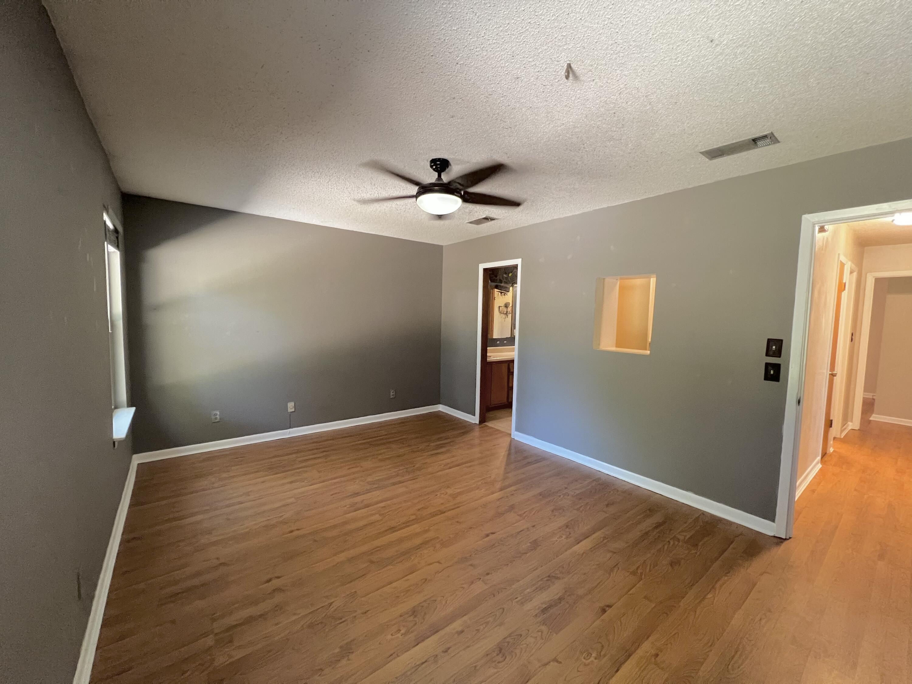 RIDGEFIELD - Residential