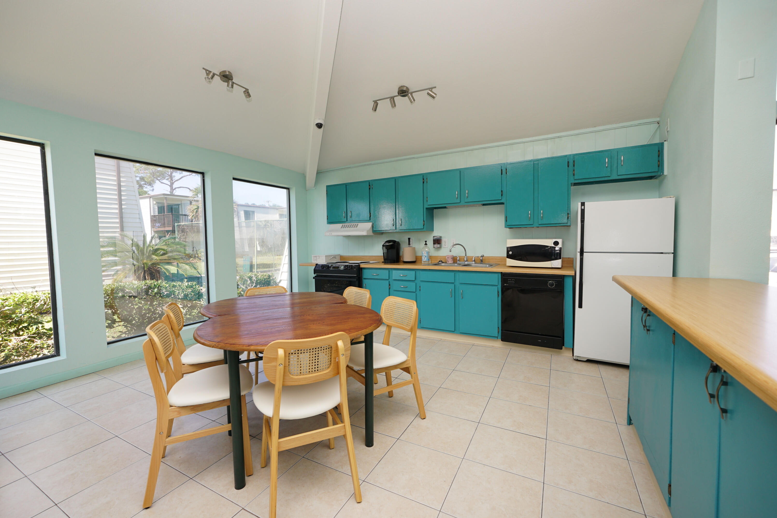 FOUNTAINHEAD CONDO - Residential Lease