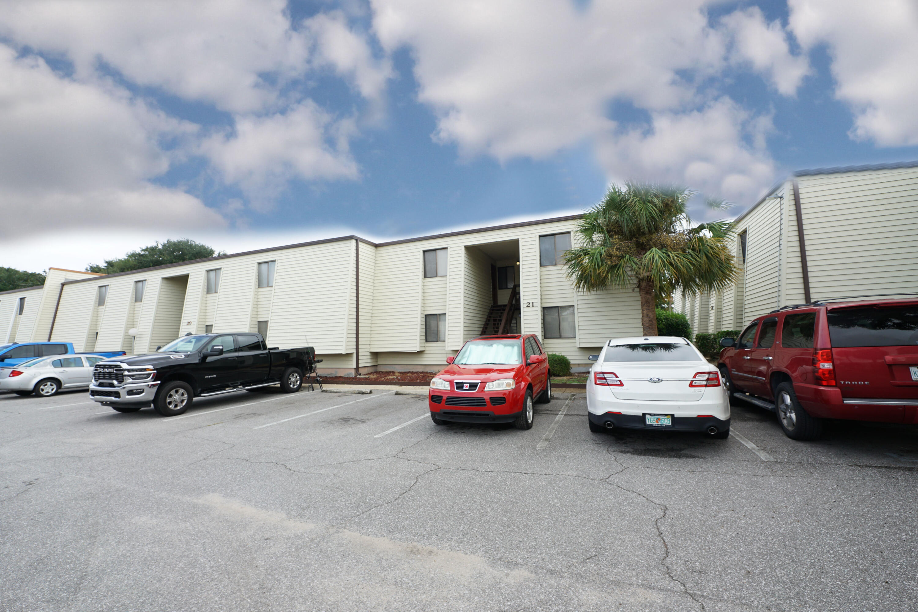 FOUNTAINHEAD CONDO - Residential Lease