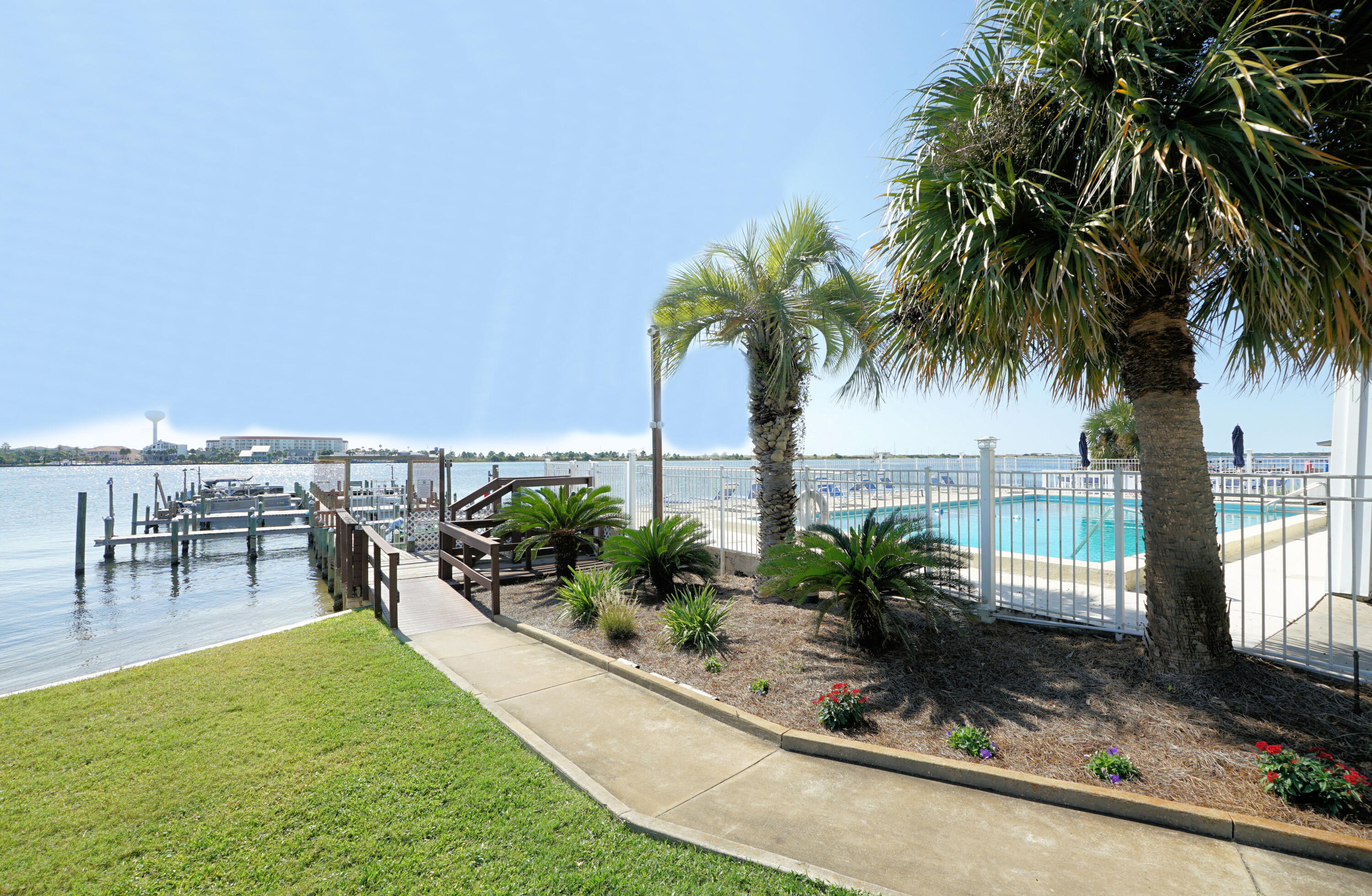 FOUNTAINHEAD CONDO - Residential Lease