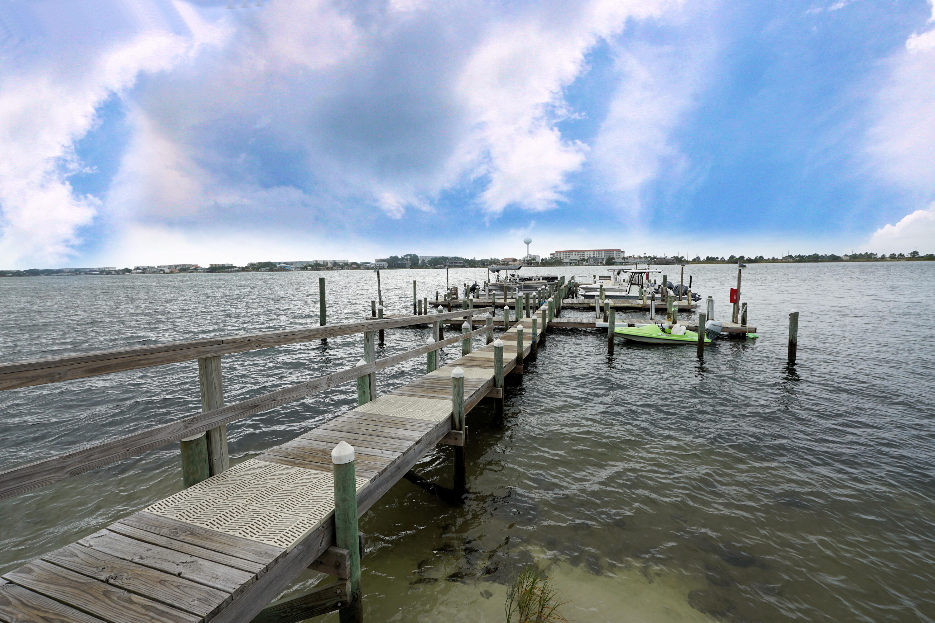FOUNTAINHEAD CONDO - Residential Lease
