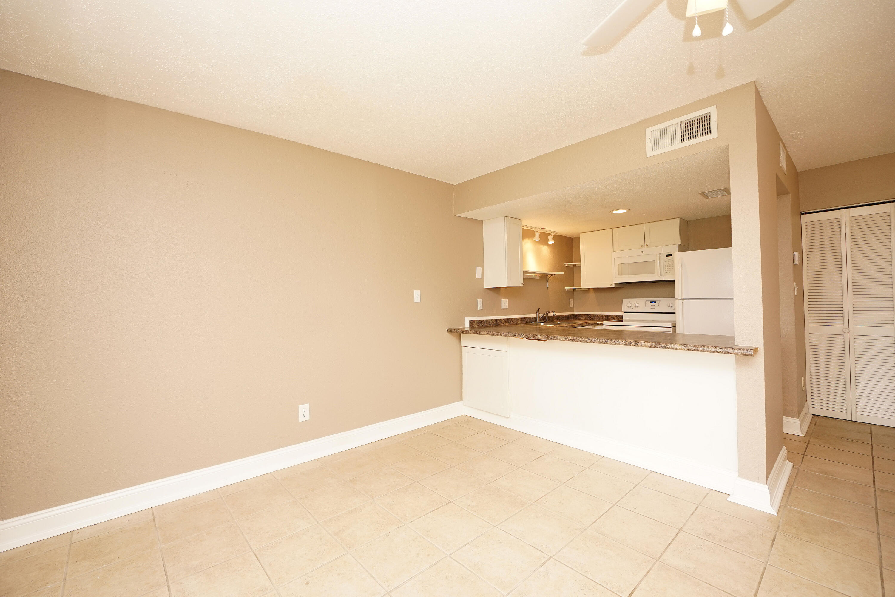 FOUNTAINHEAD CONDO - Residential Lease