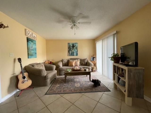 FINISTERRA CONDO - Residential