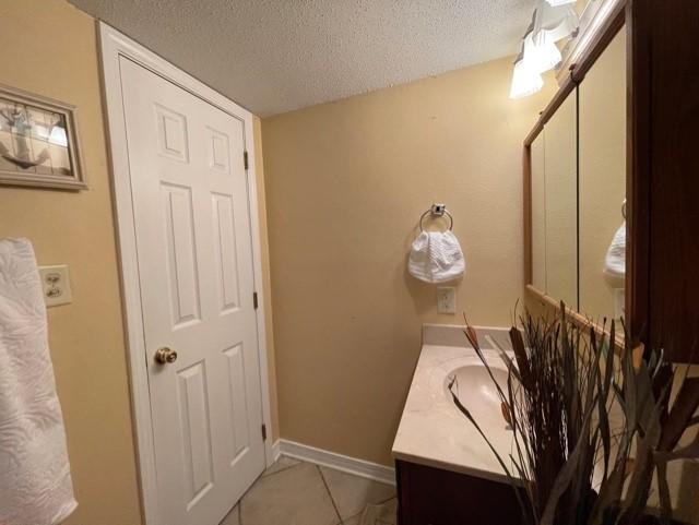 FINISTERRA CONDO - Residential