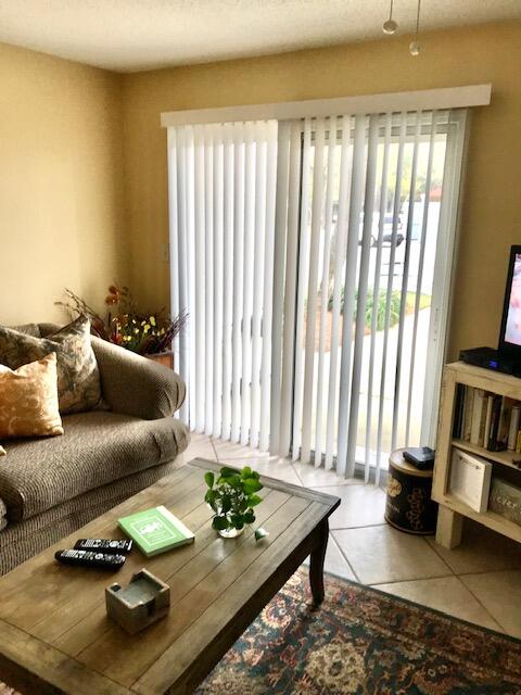 FINISTERRA CONDO - Residential