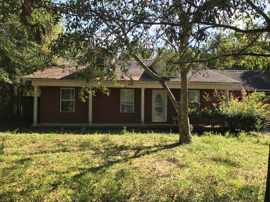 NICE 3 BEDROOM 2 BATH RANCH STYLE HOME WITH LARGE FRONT PORCH AND SPACIOUS FENCED BACK YARD, ALL BRICK HOME BUILT IN 2002. WOULD MAKE FOR A NICE STARTER HOME OR INCOME PROPERTY. HOME IS BEING SOLD AS IS