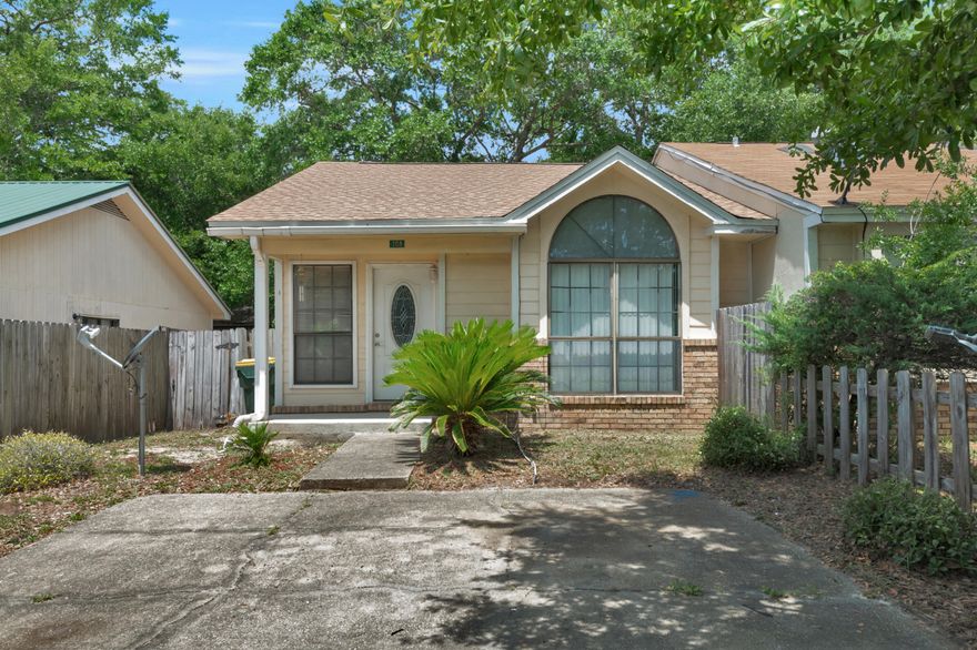 Highly desirable location, walking distance to FWB high school. Two bedroom townhome with open floor plan, and vaulted ceilings throughout. Fenced in backyard with storage shed. Low maintenance yard. Roof was replaced in 2018.