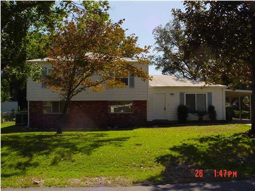 Split-level in great neighborhood! 4 bedrooms and 2 and 1/2 bathrooms. Extra-Large room downstairs would make a great family room. Office downstairs as well. Large wooden deck outside. Yard is fenced. Boat launch available in neighborhood. This is an all electric home. No smoking inside home. Small pet may be considered with owner approval and payment of a non-refundable pet fee.