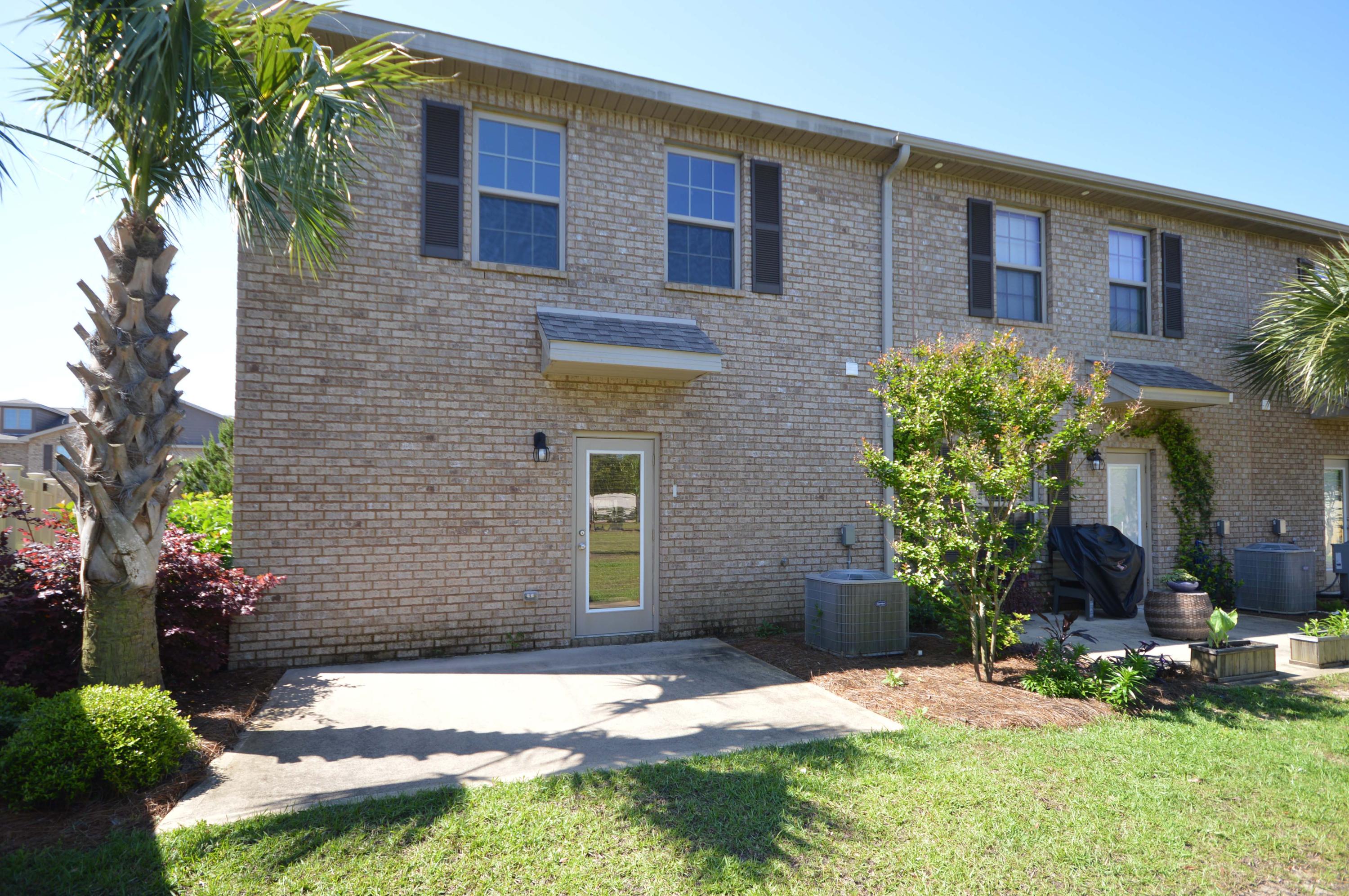 RESERVE POINTE - Residential