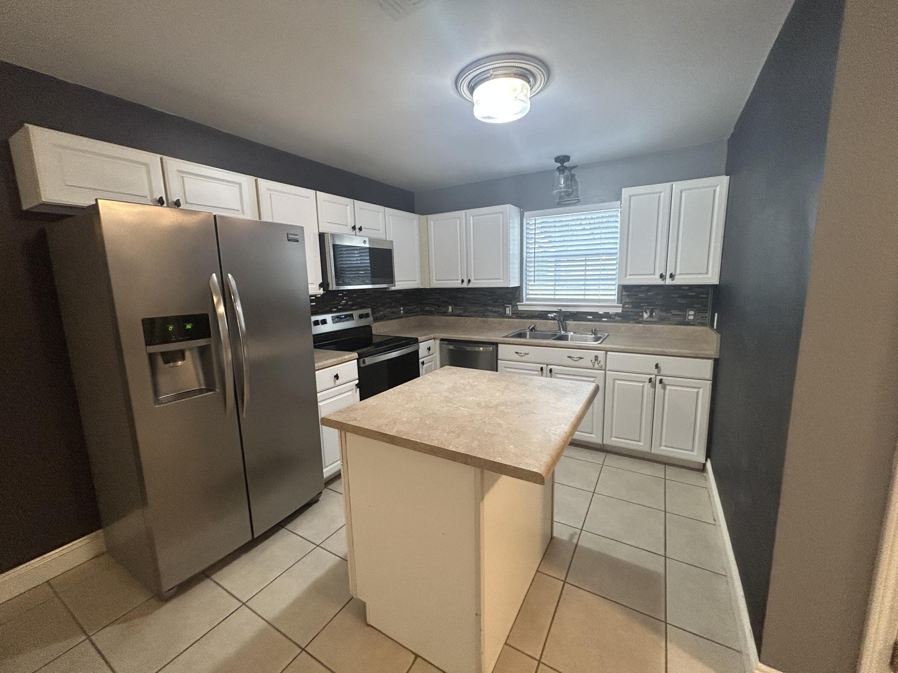 PARADISE UNREC - Residential Lease