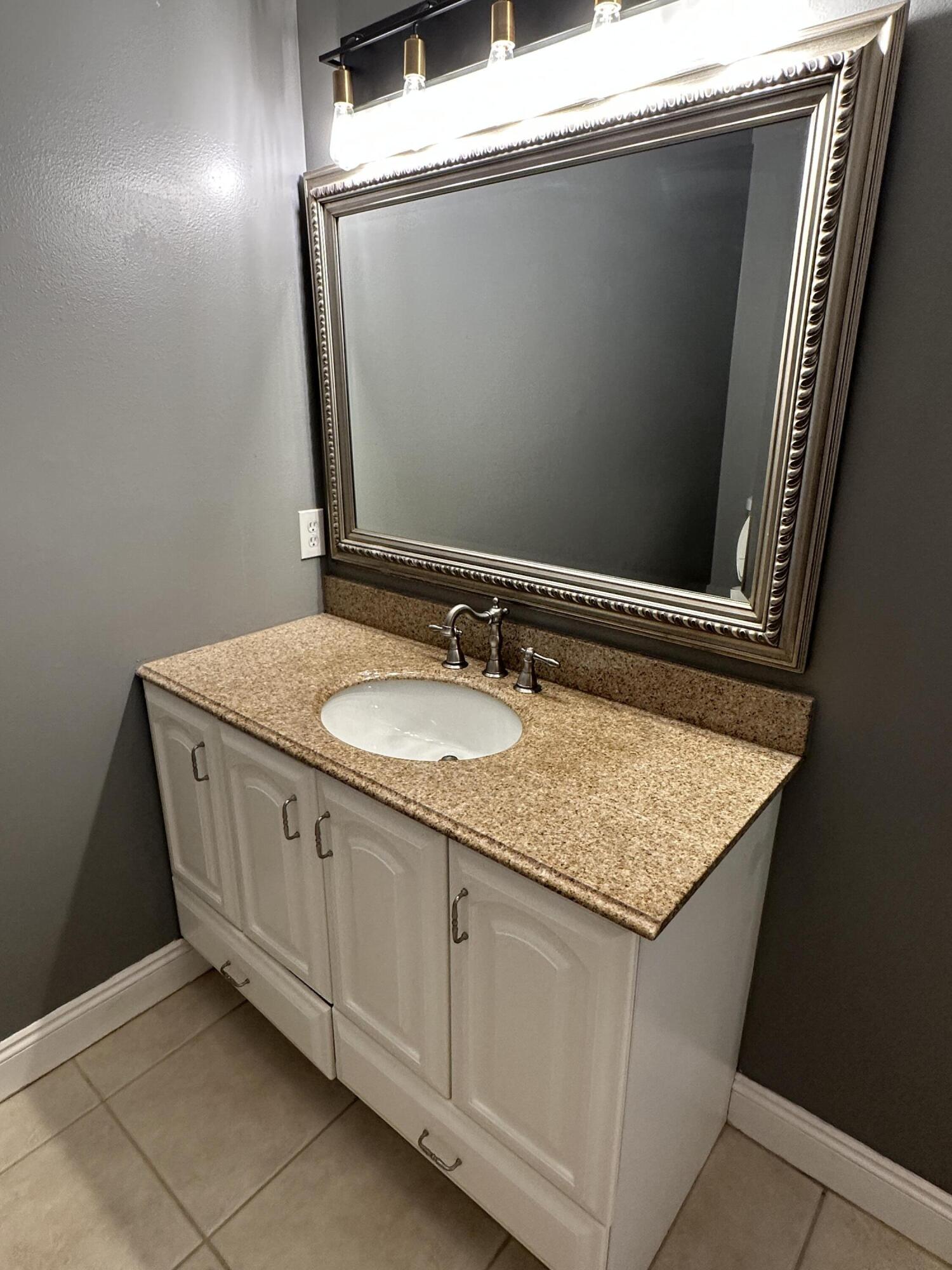PARADISE UNREC - Residential Lease