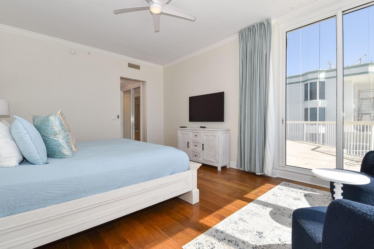 SILVER BEACH TOWERS - Residential