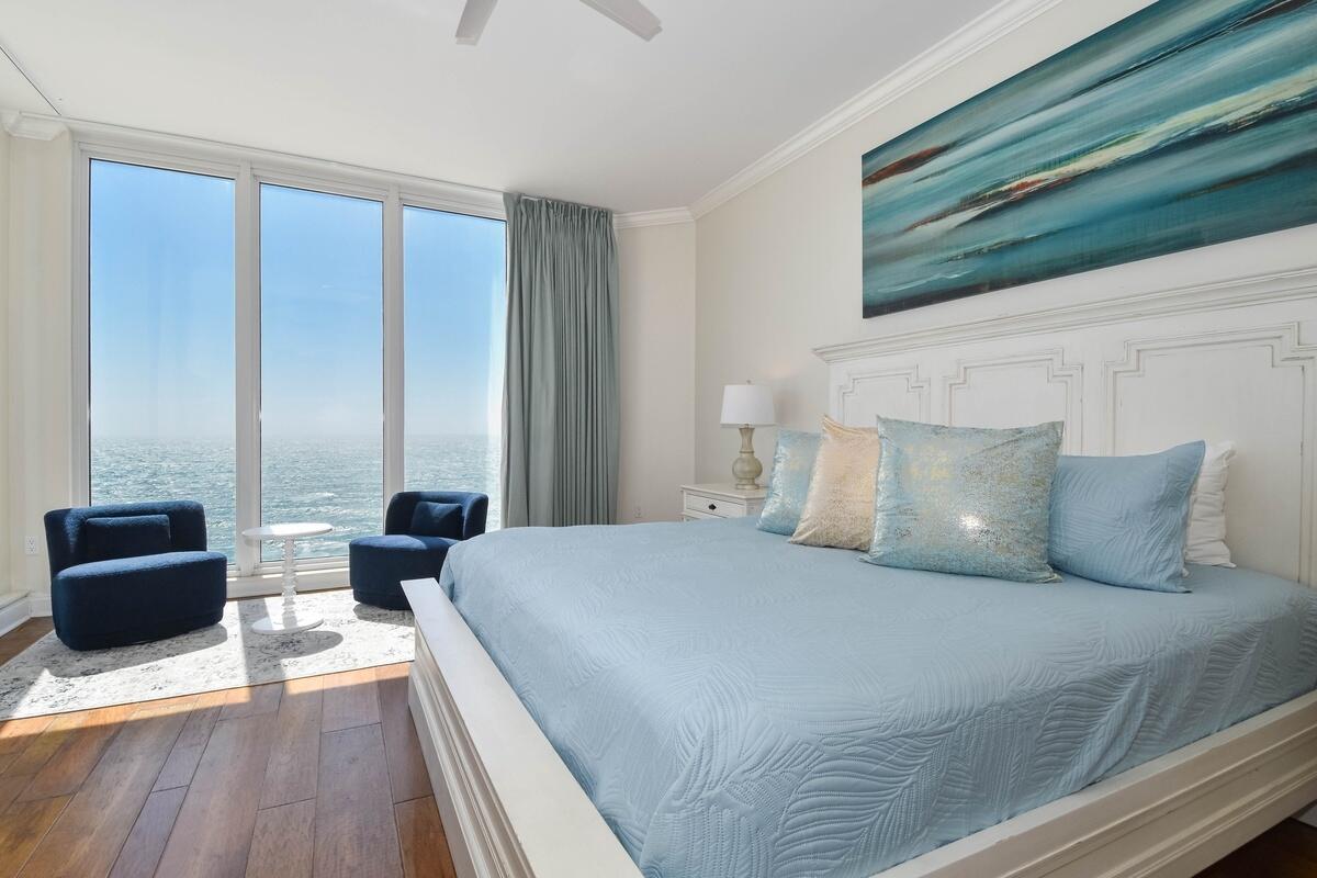 SILVER BEACH TOWERS - Residential