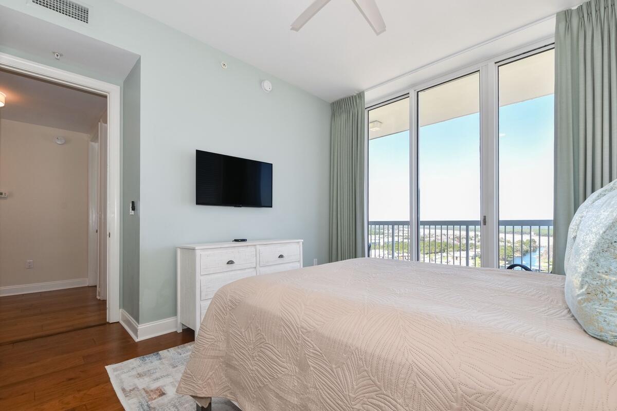 SILVER BEACH TOWERS - Residential