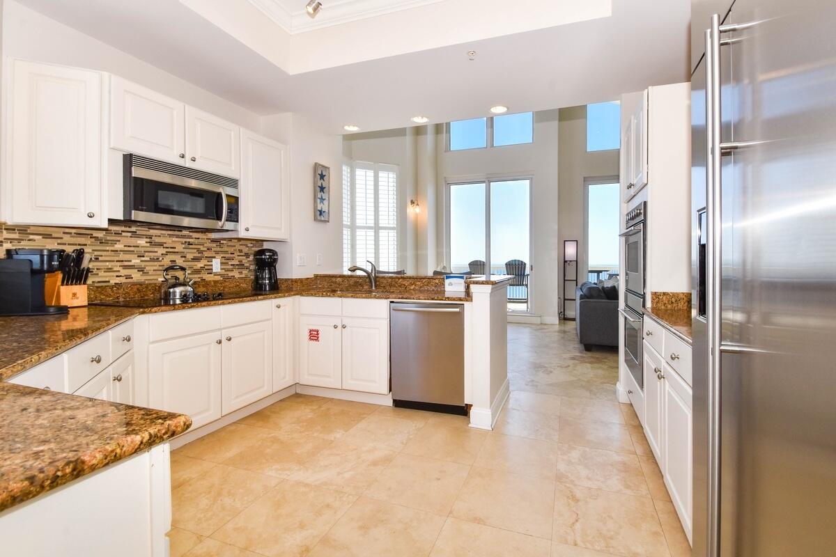 SILVER BEACH TOWERS - Residential