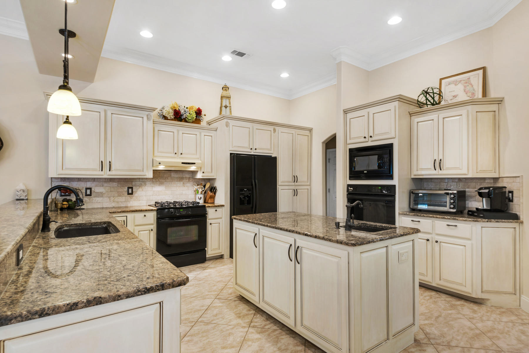 ROCKY BAYOU ESTATES 12B - Residential