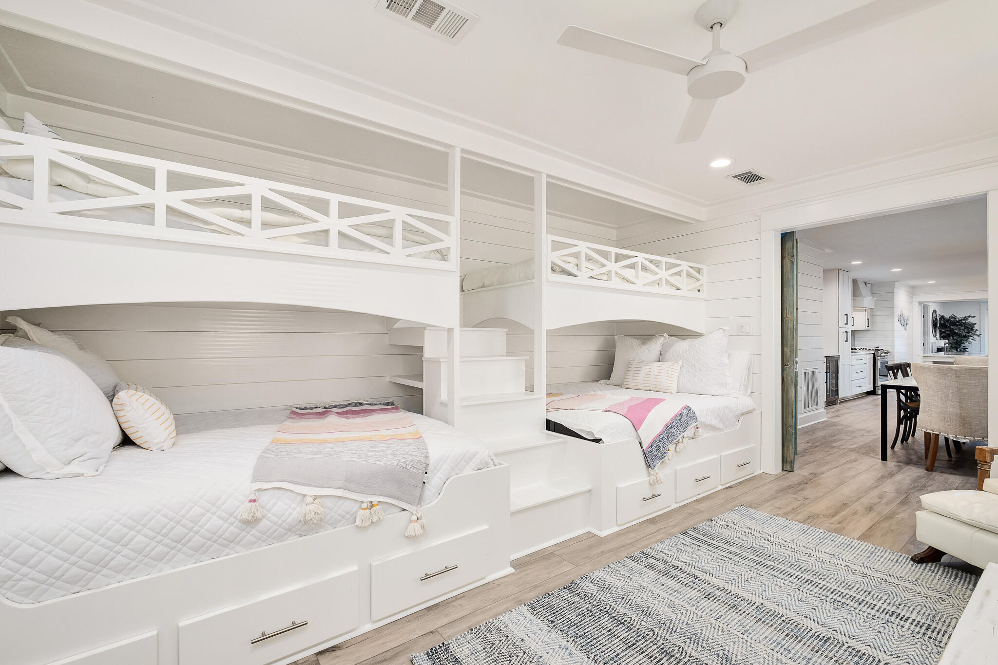 BEACH HIGHLAND - Residential