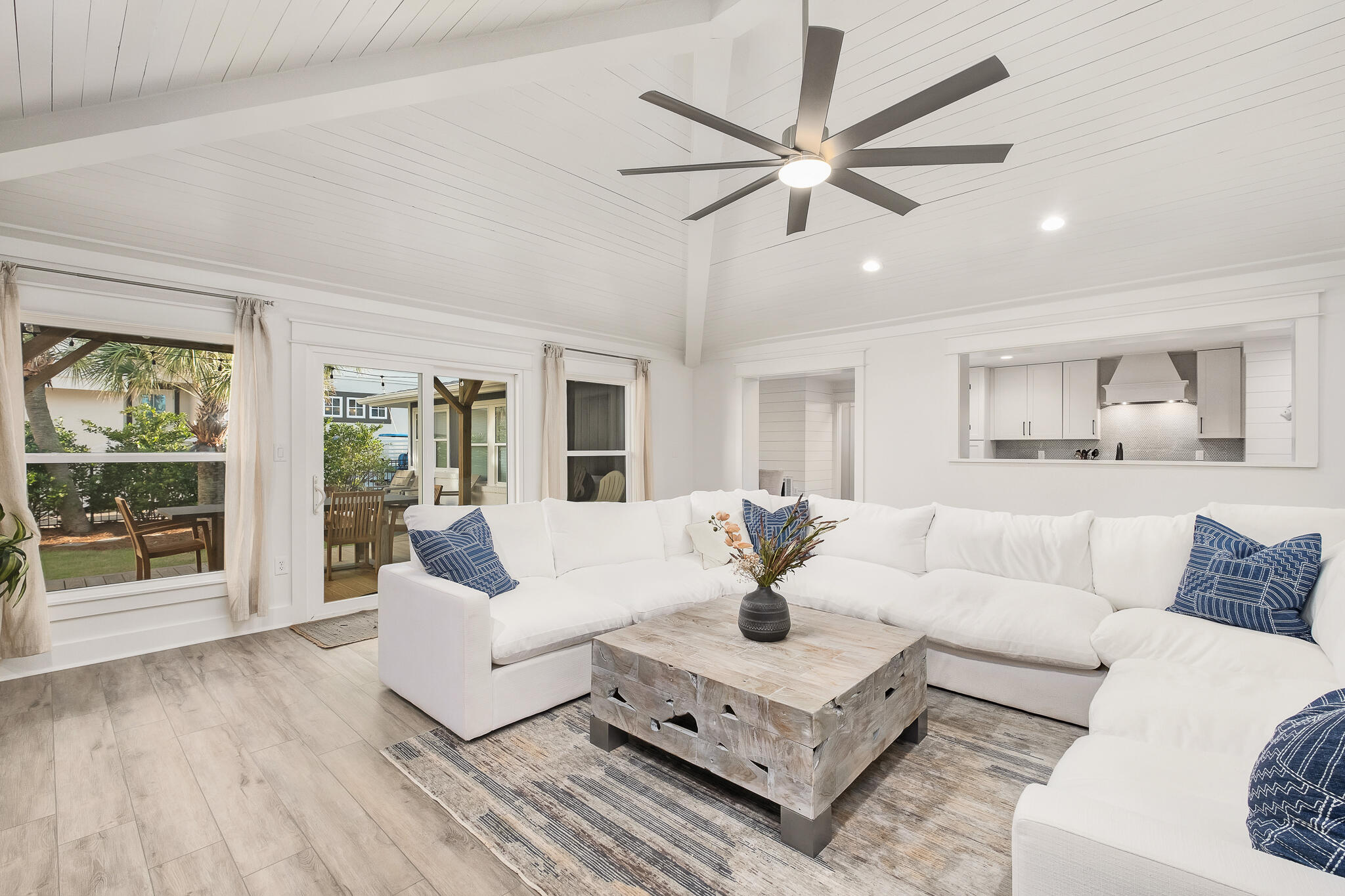 BEACH HIGHLAND - Residential