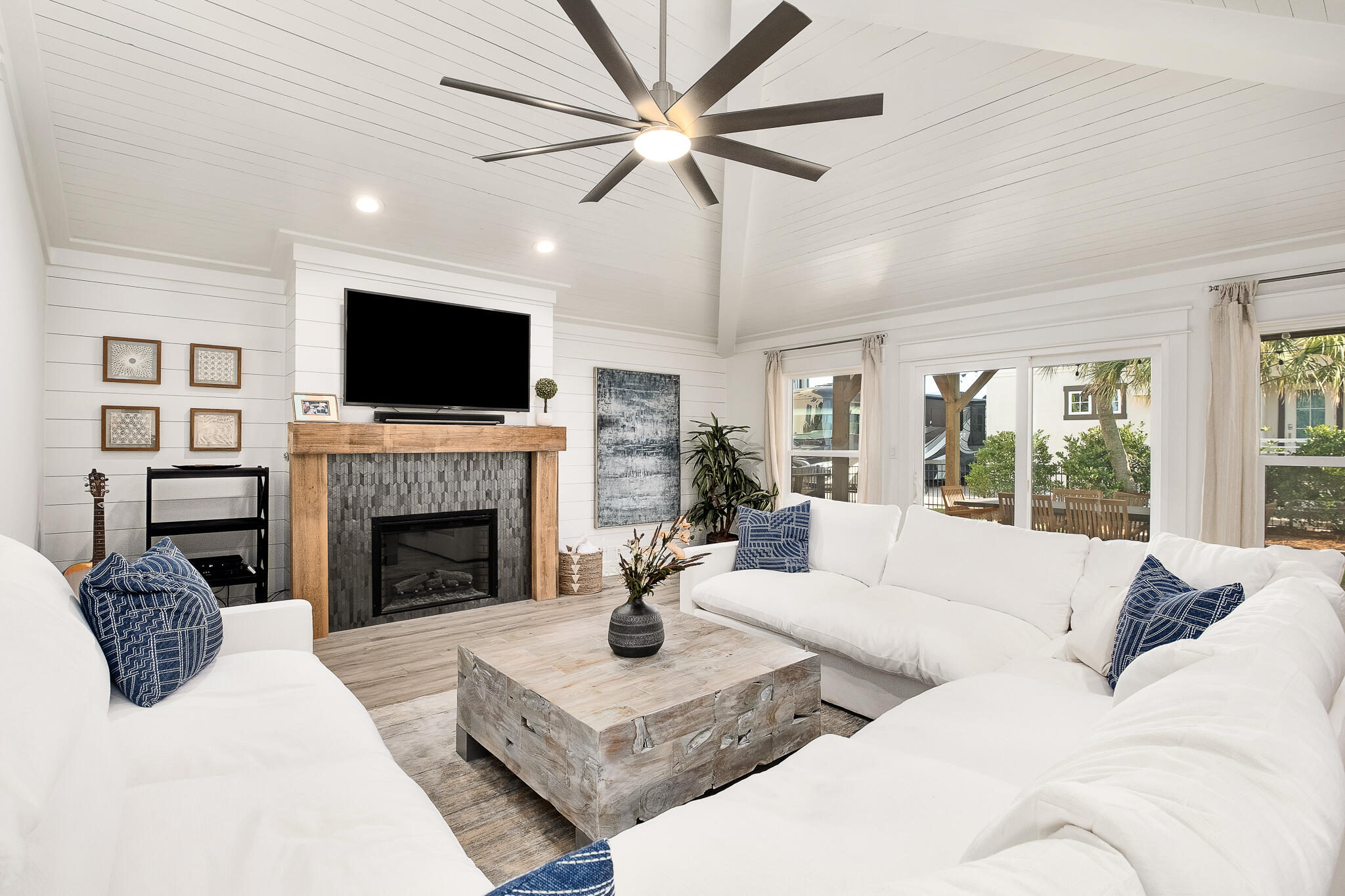 BEACH HIGHLAND - Residential