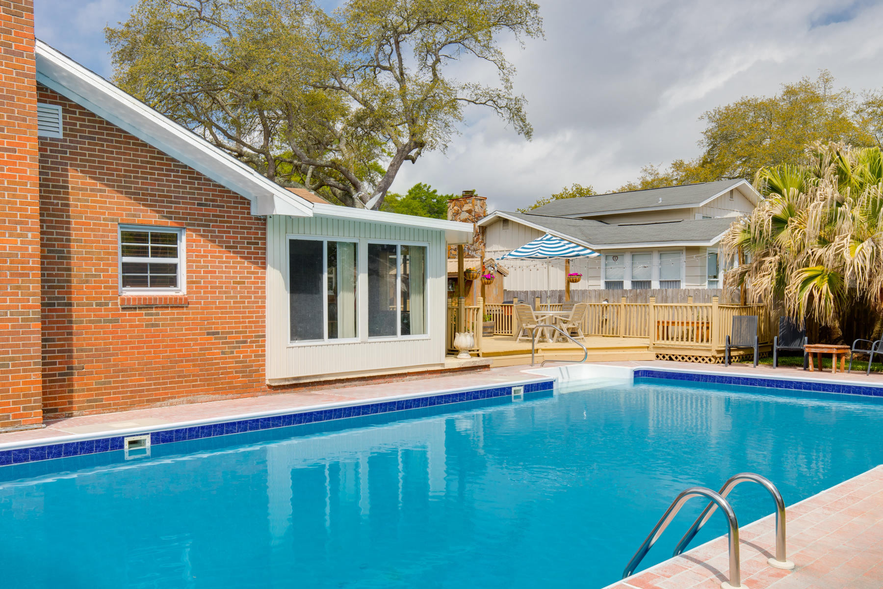 BAYOU WOODS - Residential