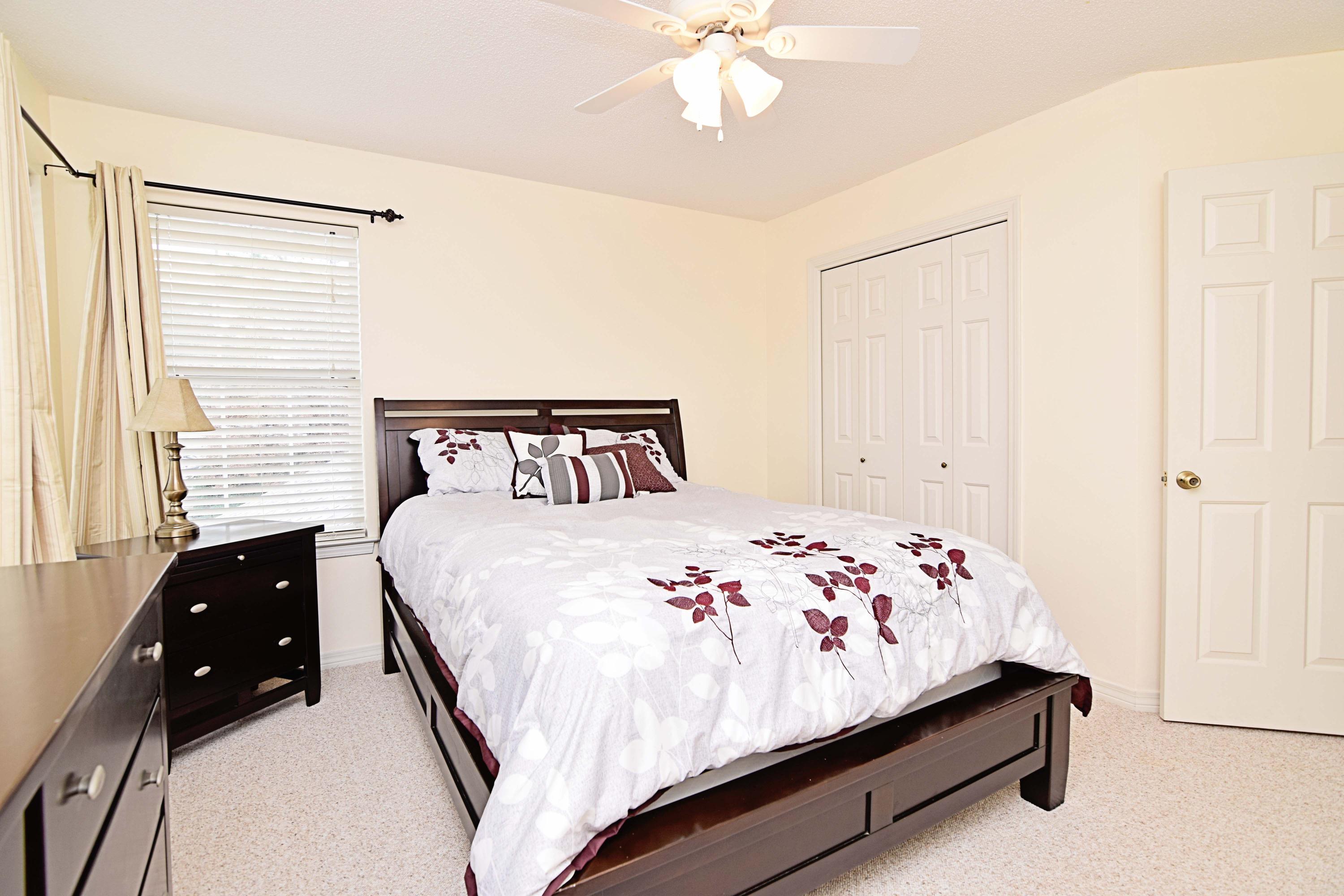 VALPARAISO PINECREST 6 - Residential