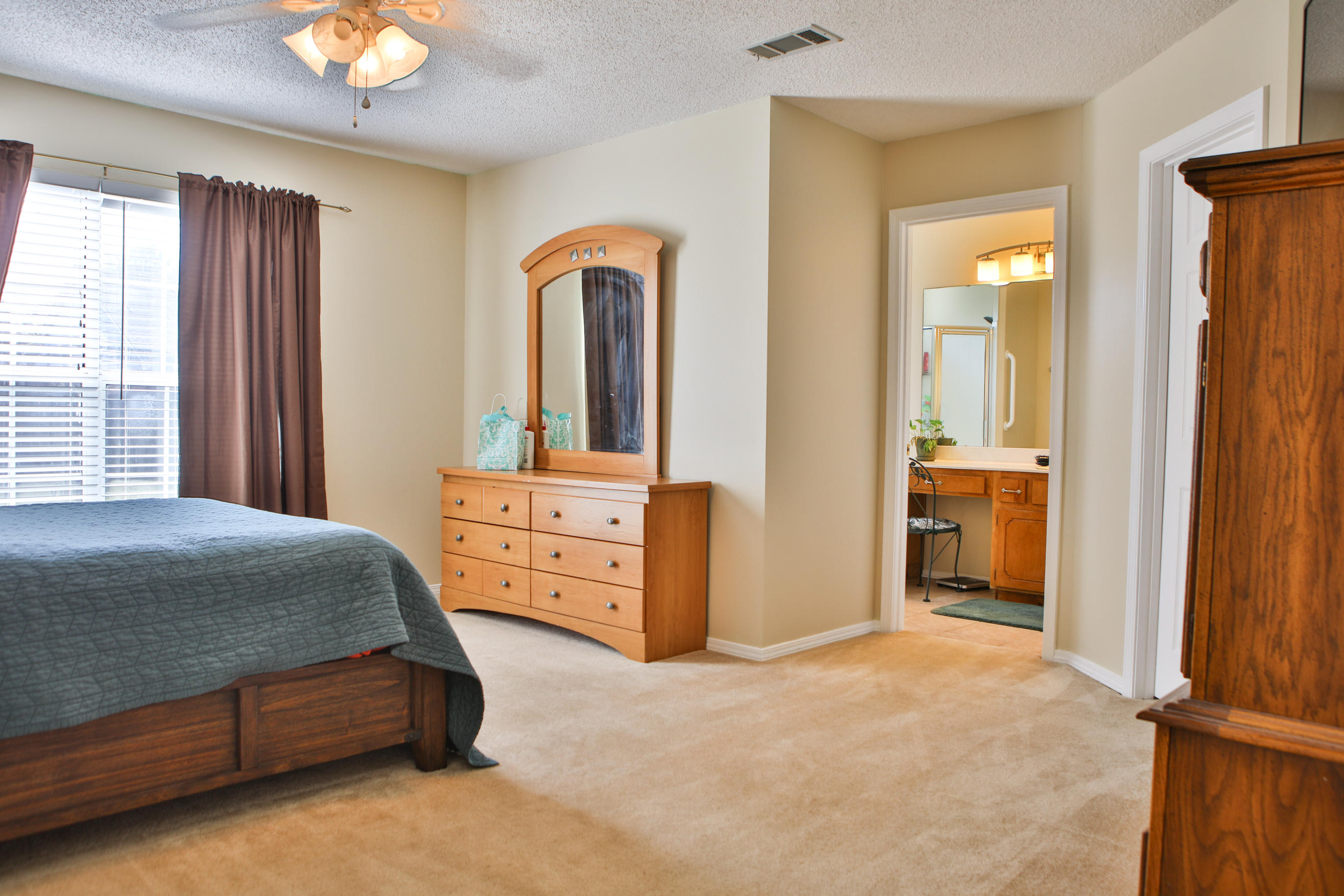 PARKWOOD SQUARE PH 1 - Residential