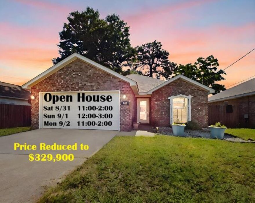 ** STOP SCROLLING!** Seller to credit buyer $18,000 at closing with acceptable offer. As well as Preferred lender offering 1% of the loan amount for a 1-year rate buy down or closing credits. 
NO HOA!! Flood Zone X  This home (built in 2015) in the heart of Fort Walton Beach, is perfectly located within 8 mins to Hurlburt Field, 2 mins to shopping, restaurants, and 14 mins to Eglin AFB. It has been well maintained and has a fenced oversized backyard and covered lanai. The open floorplan with lots of natural light throughout is great for entertaining. Tile floors in the main living areas and inside the laundry closet. Granite countertops, stainless steel appliances, and a newly installed tile backsplash in the kitchen. The floorplan places two rooms away from The two car garage has built in shelving and a drop down ladder for attic access. The house comes with fabric for the openings to mitigate hurricane intrusion. It has a sprinkler system (as-is) and a firepit in the backyard. Come see this gem in the rough and spend quality time at home instead of in the long lines of commuting traffic.  Vacant and easy to see.