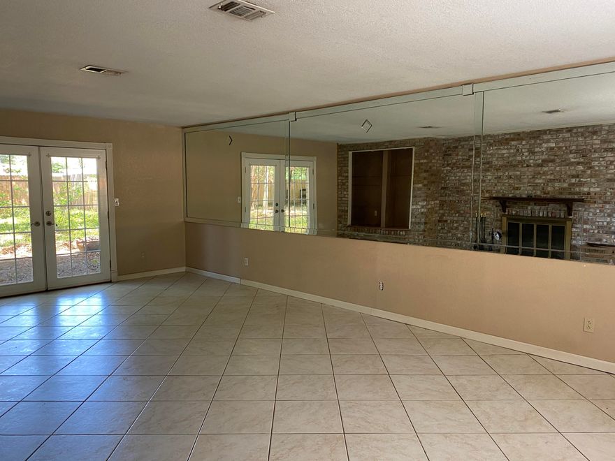Large home in desirable Niceville neighborhood. This spacious 3/2.5 home has something for everyone. From the oversized living room to the grand kitchen / dining area it can accommodate even the largest families. Home also features a separate laundry room with power room and an office/craft room. Updated kitchen includes granite counter tops and appliances. Upstairs enjoy the spacious master suite and master bath with jetted tub. Two car garage and fenced in backyard complete this wonderful dwelling. Owner will consider pets on a case by case basis with a refundable pet deposit and a non refundable pet fee. Renter's insurance required. Any person 18 years of older must complete separate applications.