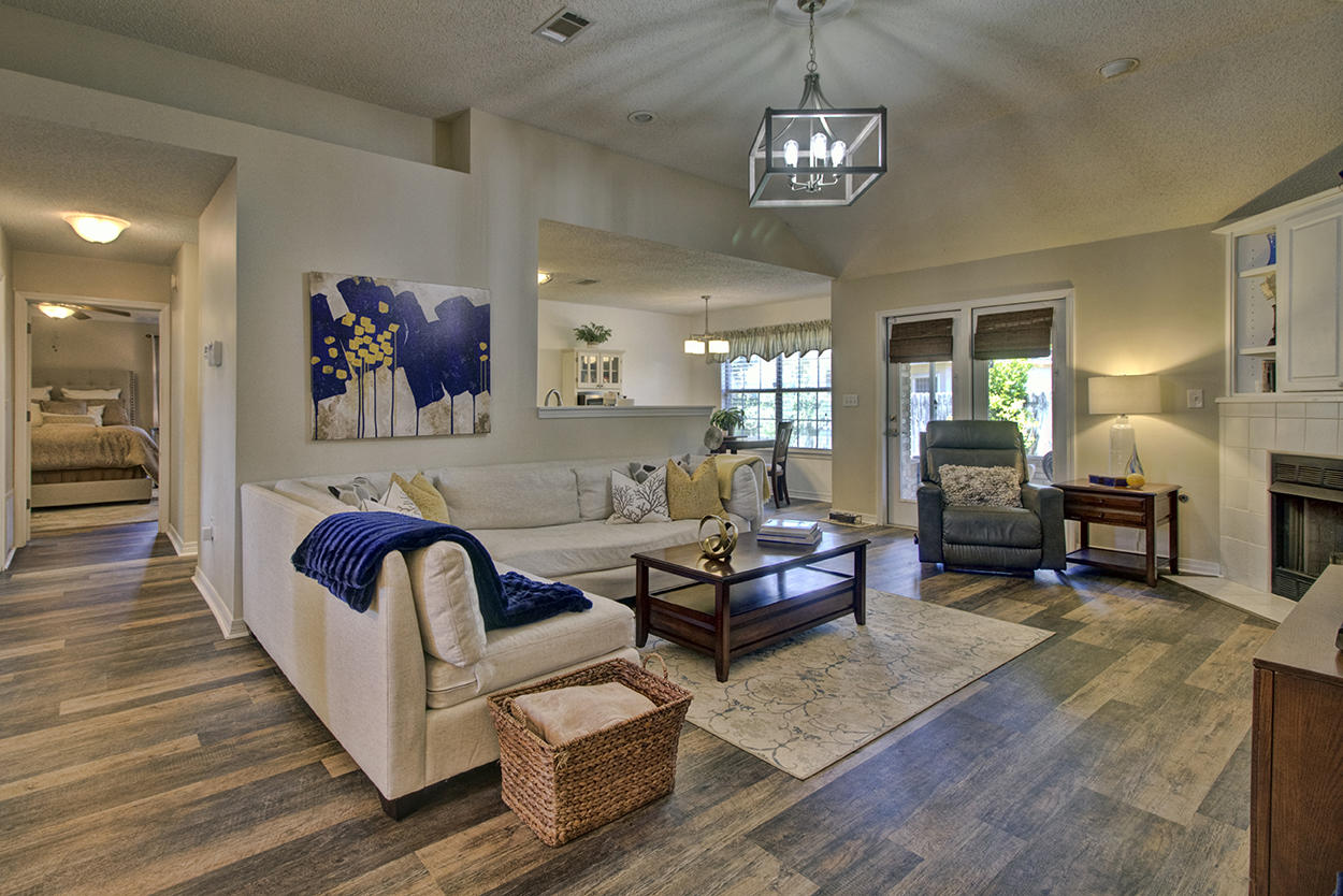 INDIAN WOODS - Residential