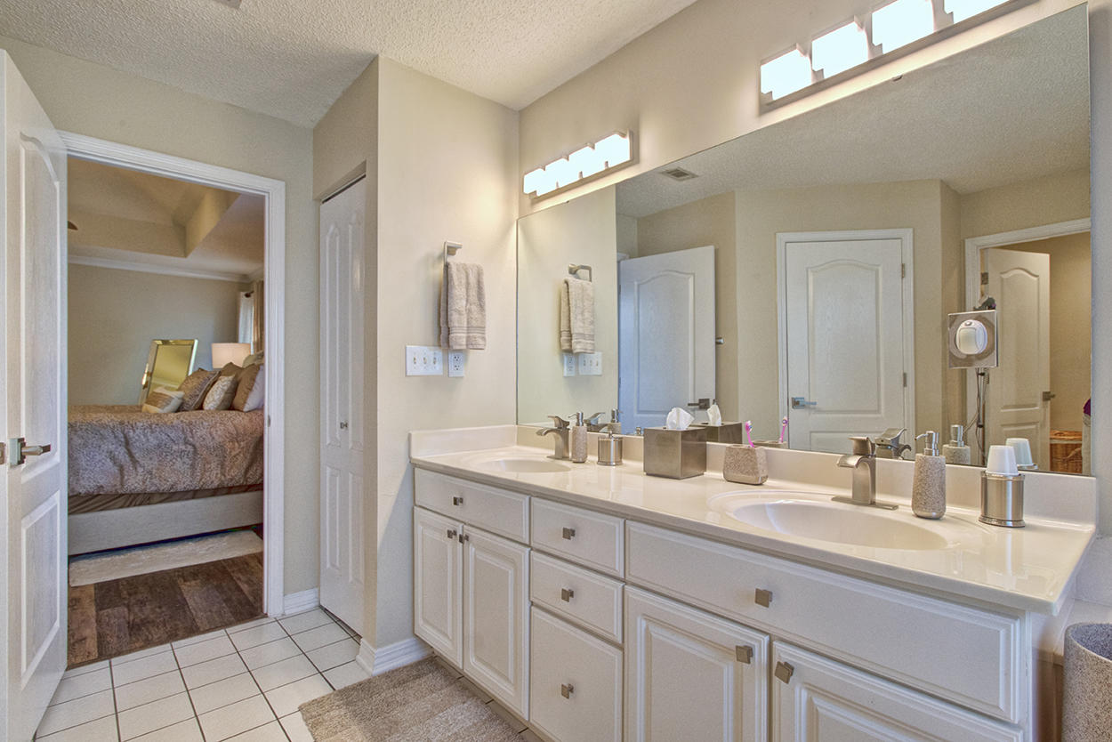 INDIAN WOODS - Residential