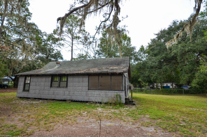 NO RECORDED SUBDIVISION - Residential