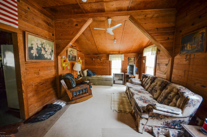 NO RECORDED SUBDIVISION - Residential