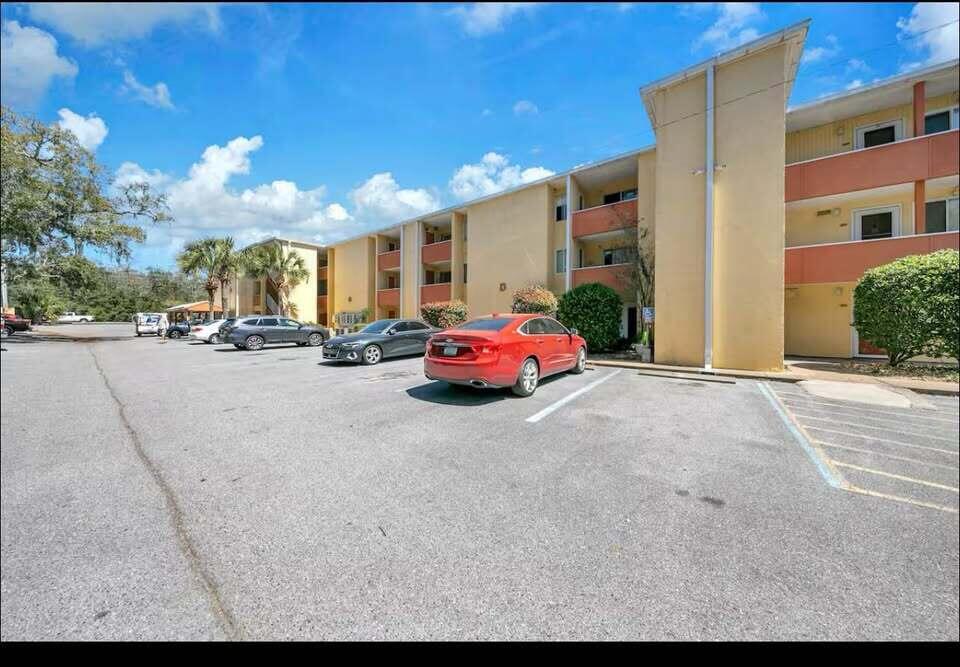 CEDARS CONDO - Residential