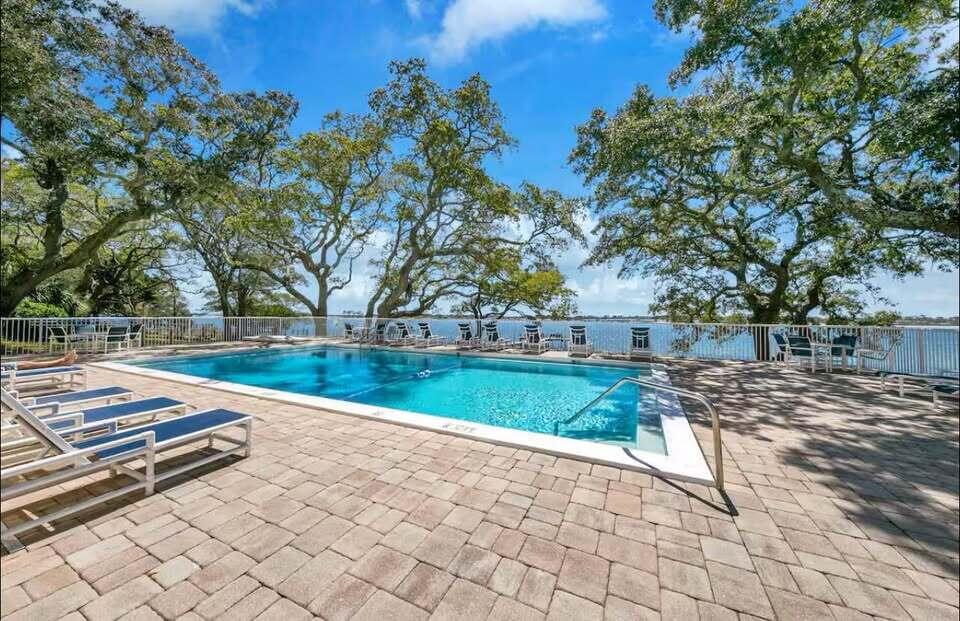 CEDARS CONDO - Residential