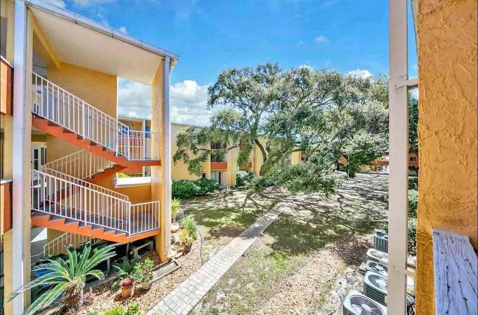 CEDARS CONDO - Residential