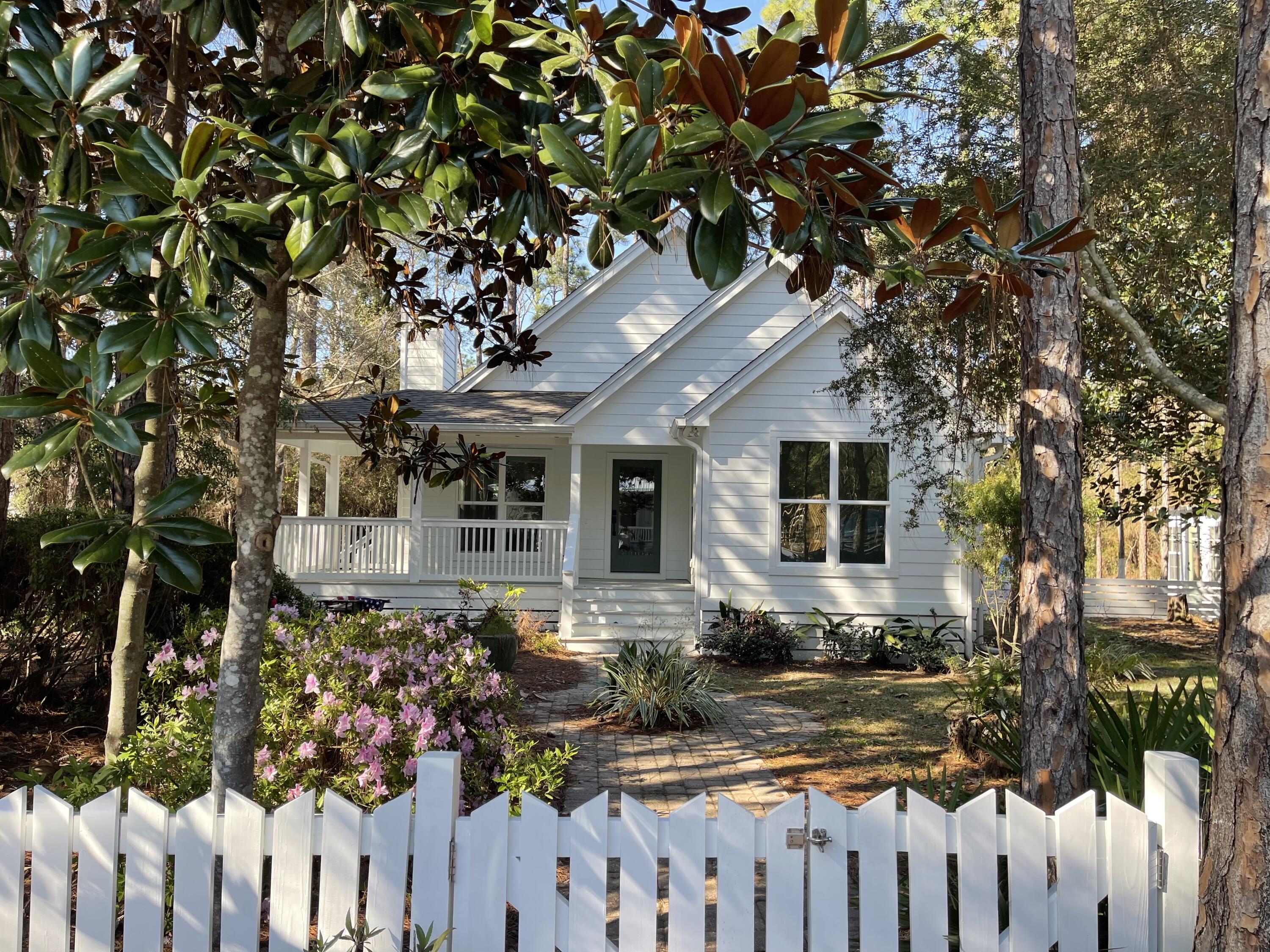 MAGNOLIA BEACH - Residential