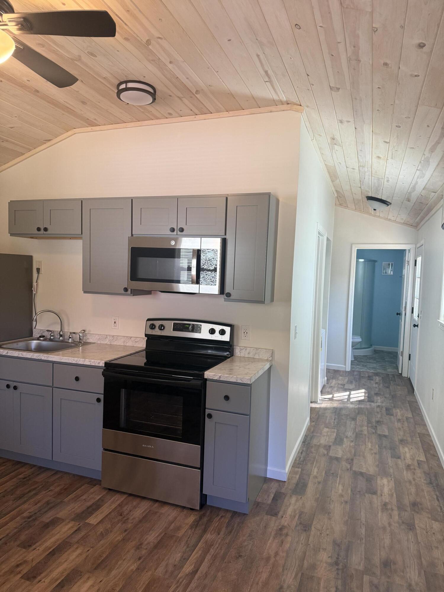 OAKWOOD HILLS UNIT 1 - Residential