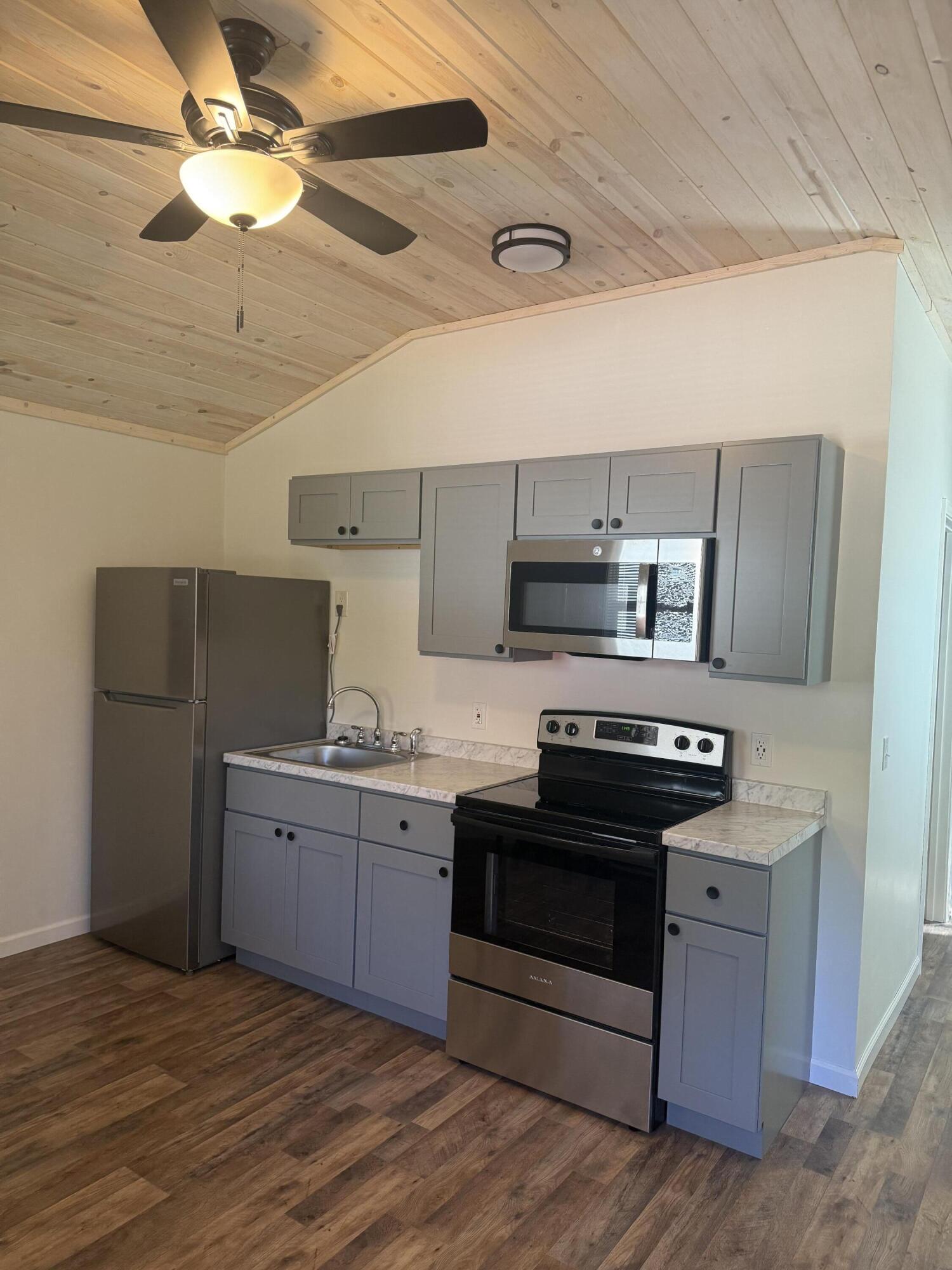 OAKWOOD HILLS UNIT 1 - Residential