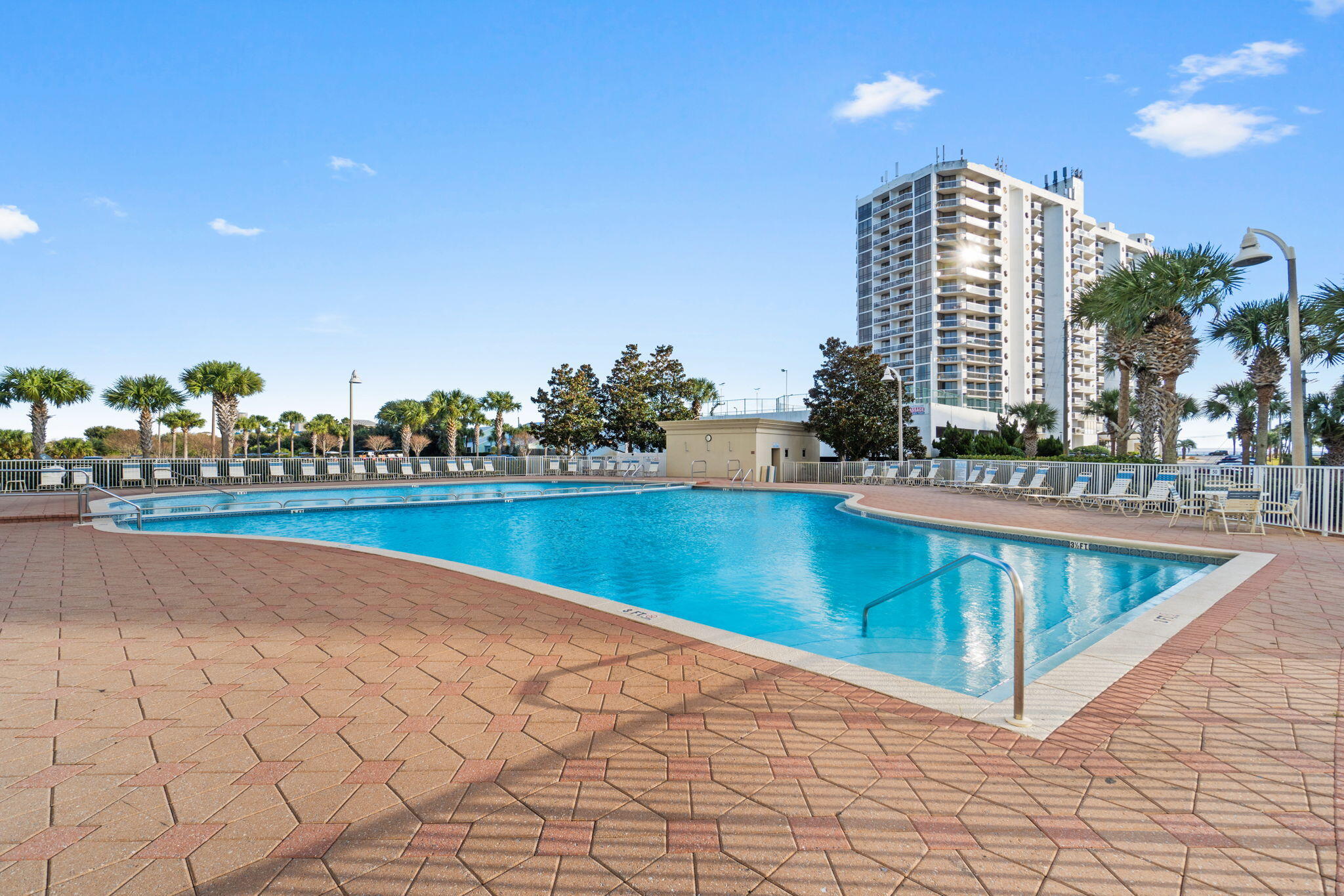 ARIEL DUNES I - Residential