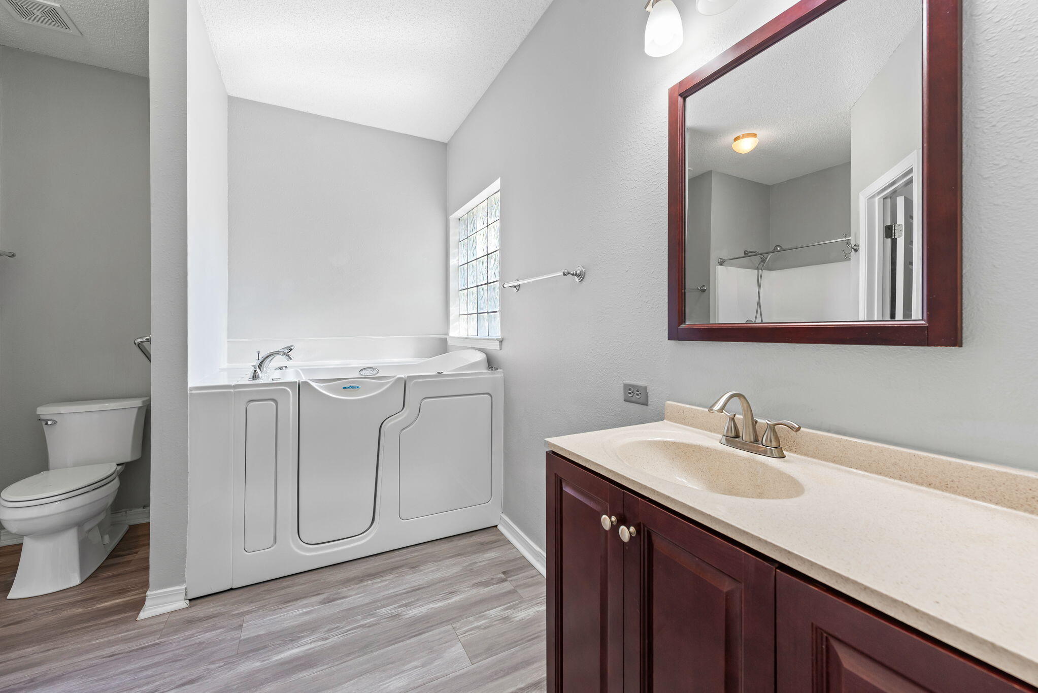 BAREFOOT CREEK - Residential