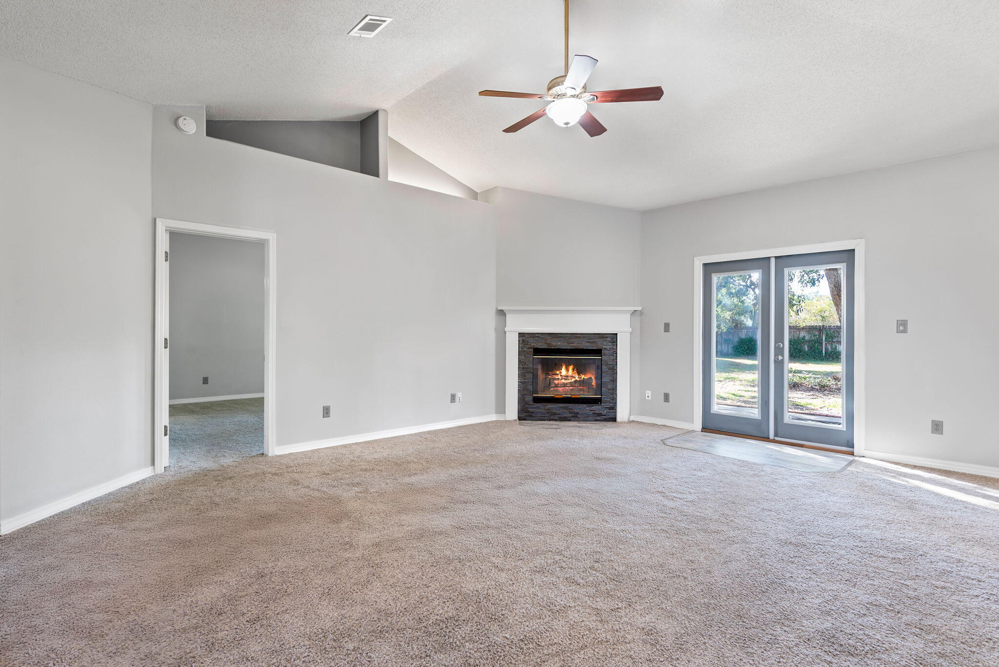BAREFOOT CREEK - Residential
