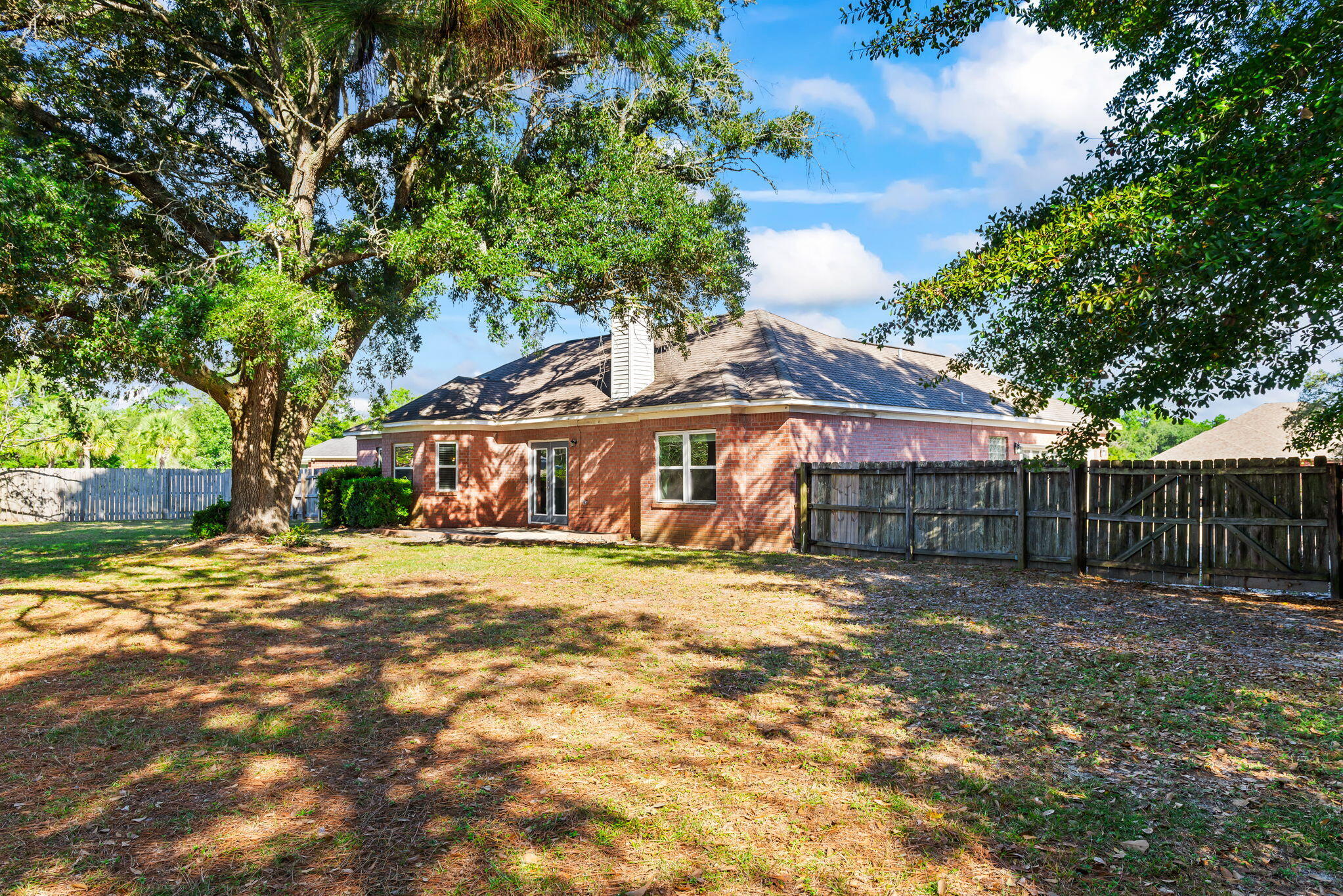 BAREFOOT CREEK - Residential