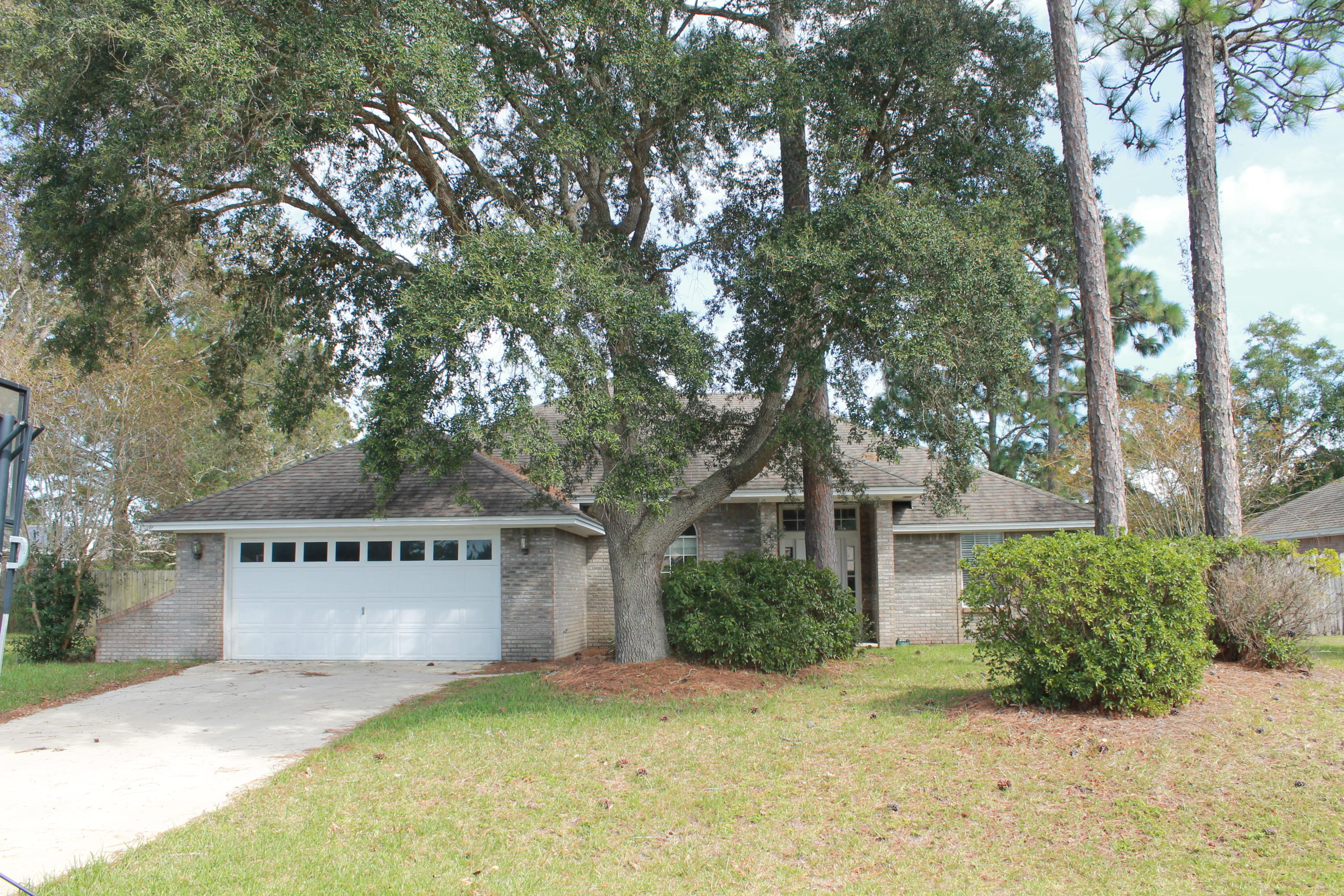**Available August 1st! **PETS CONSIDERED WITH OWNER APPROVAL **No cats**This spacious brick ranch is located with Raintree Estates- a wonderful, charming neighborhood! Open floor plan with an elegant formal dining room, eat-in kitchen, and spacious great room complete with a cozy fireplace. Split bedroom floor plan allows for a secluded master suite. Master bath has a large soaking tub, double vanity, and seperate shower. Large fenced in back yard with 17 x 19 open patio. Conveniently located near military bases, and minutes to the beautiful white sand beaches in Destin. The bay is just down the street for canoeing, swimming or just to watch the gorgeous sunsets. Dogs permitted with owner approval- restrictions apply. **All pets are registered via pet screening, and all assistance animals are verified through the same screening process.**
**Carpet cleaning (if applicable) & Admin Fee charged **
Tenant to verify all data. Please contact Sound Choice Real Estate to schedule a showing- 850-389-8533.
***Approval is based on several factors as follows***
- Rental History and Verification
- Employment History and Verification
- Credit History
- Criminal Background & Terrorist Database Check
- Pet Verification
Tenant to verify all data. Contact Sound Choice Real Estate to schedule a showing- 850.389.8533